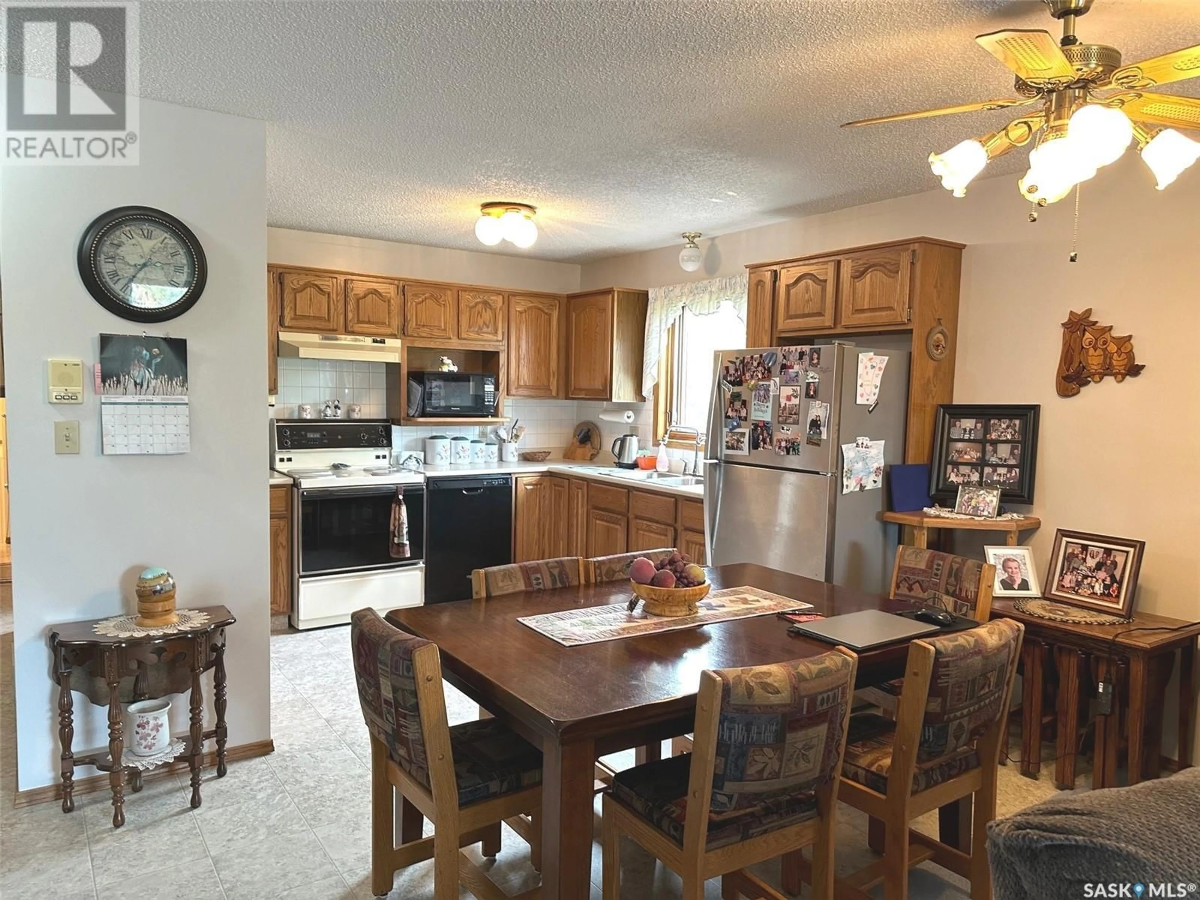 Standard kitchen for 206 561 Broadway STREET, Fort Qu'Appelle Saskatchewan S0G1S0