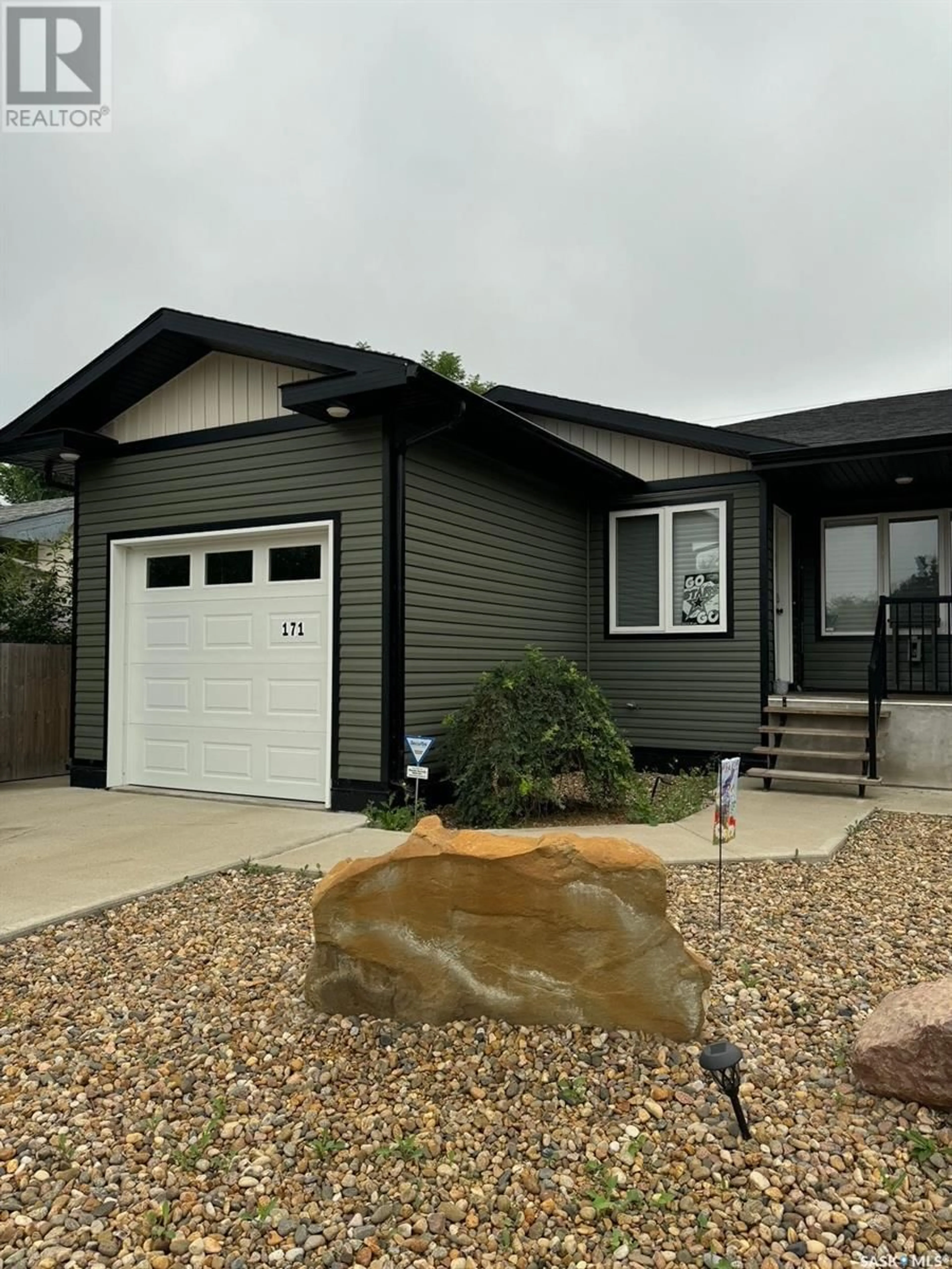 Home with vinyl exterior material for 171 26th STREET, Battleford Saskatchewan S0M0E0