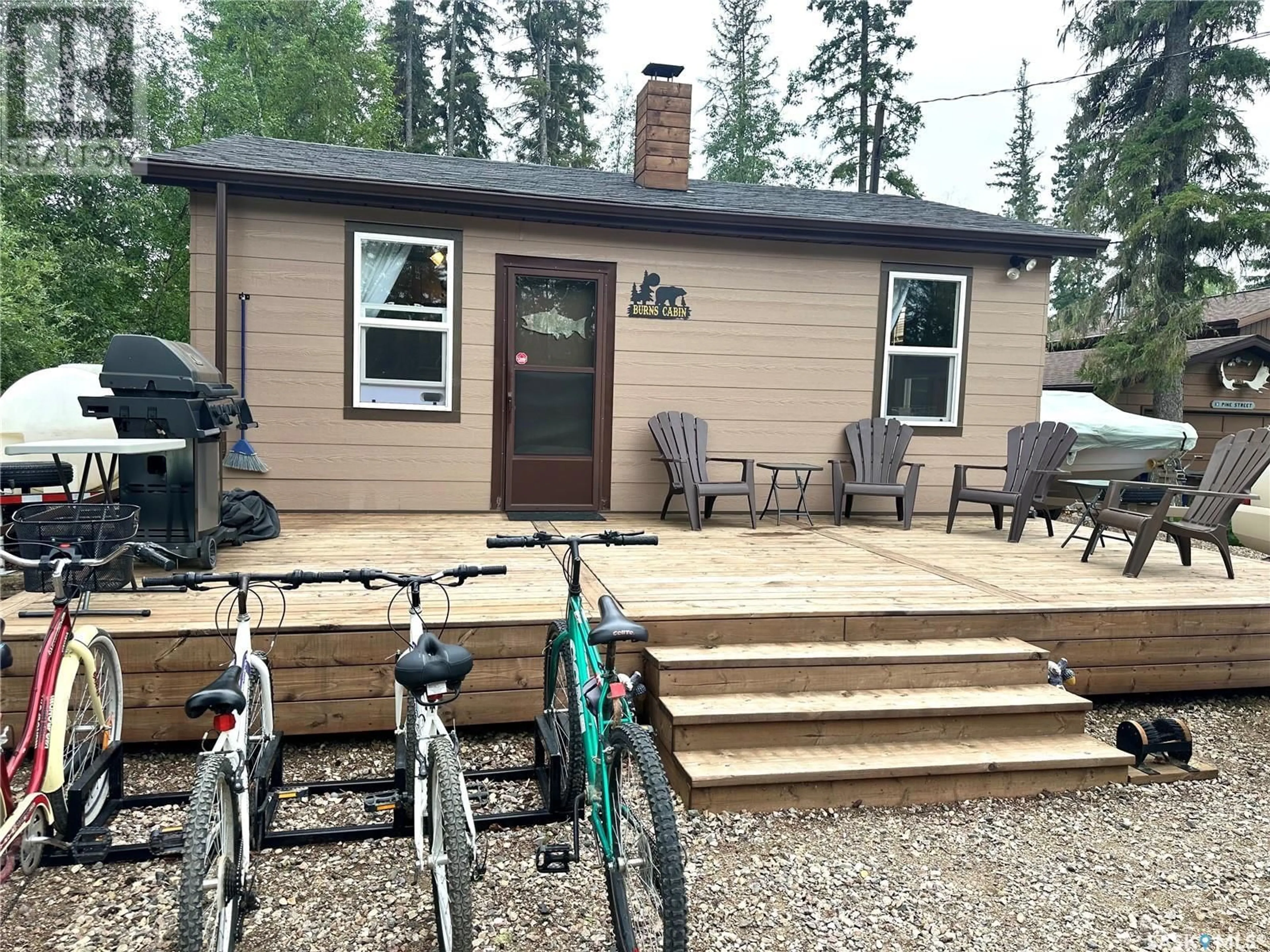 Cottage for 12 Pine STREET, Chitek Lake Saskatchewan S0J0L0