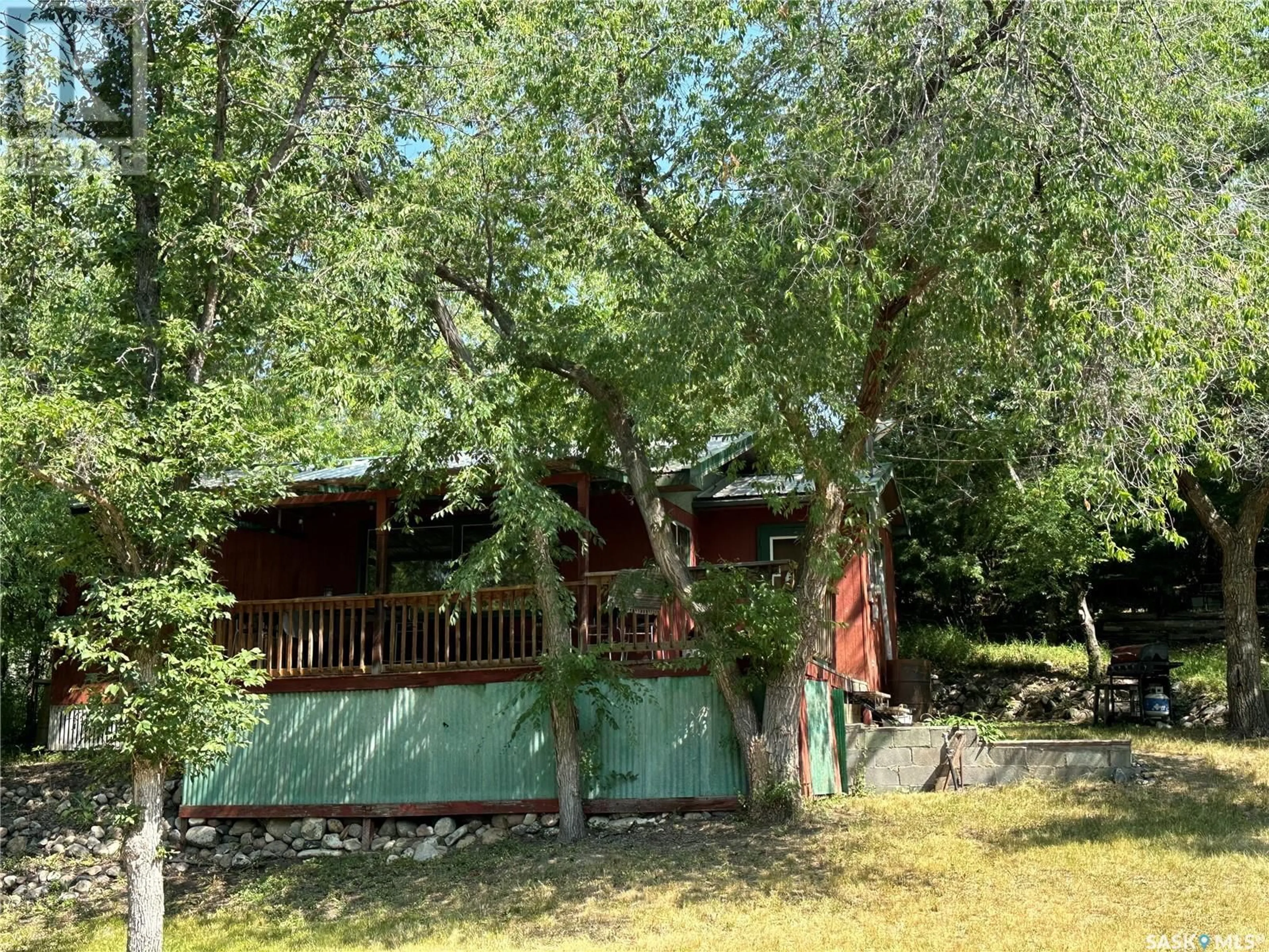 Cottage for 35-37 Alice CRESCENT, Buffalo Pound Lake Saskatchewan S0H4C0