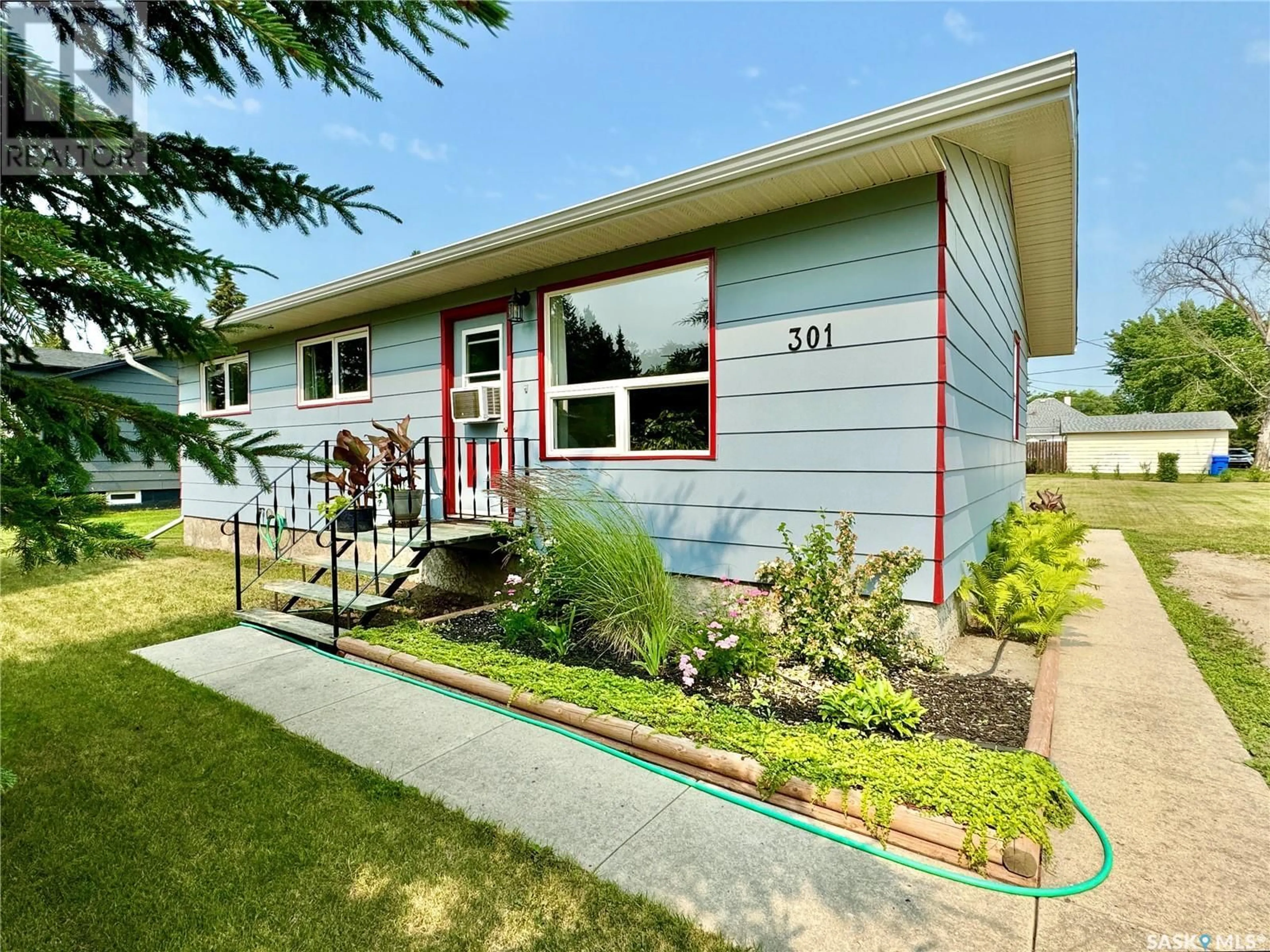 Frontside or backside of a home for 301 4th STREET, Bredenbury Saskatchewan S0A0H0