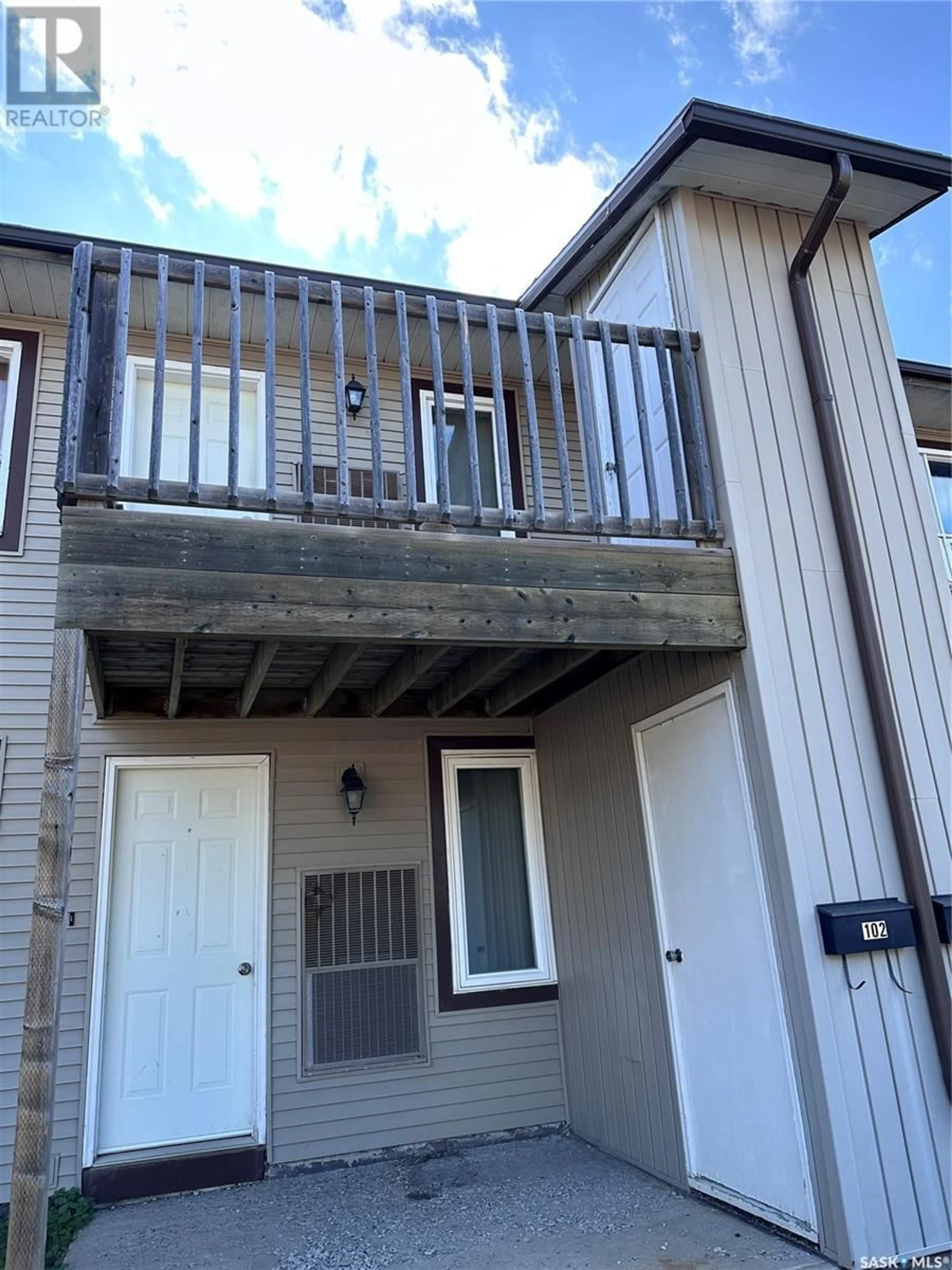 A pic from exterior of the house or condo for 202 525 Dufferin AVENUE, Estevan Saskatchewan S4A2J1