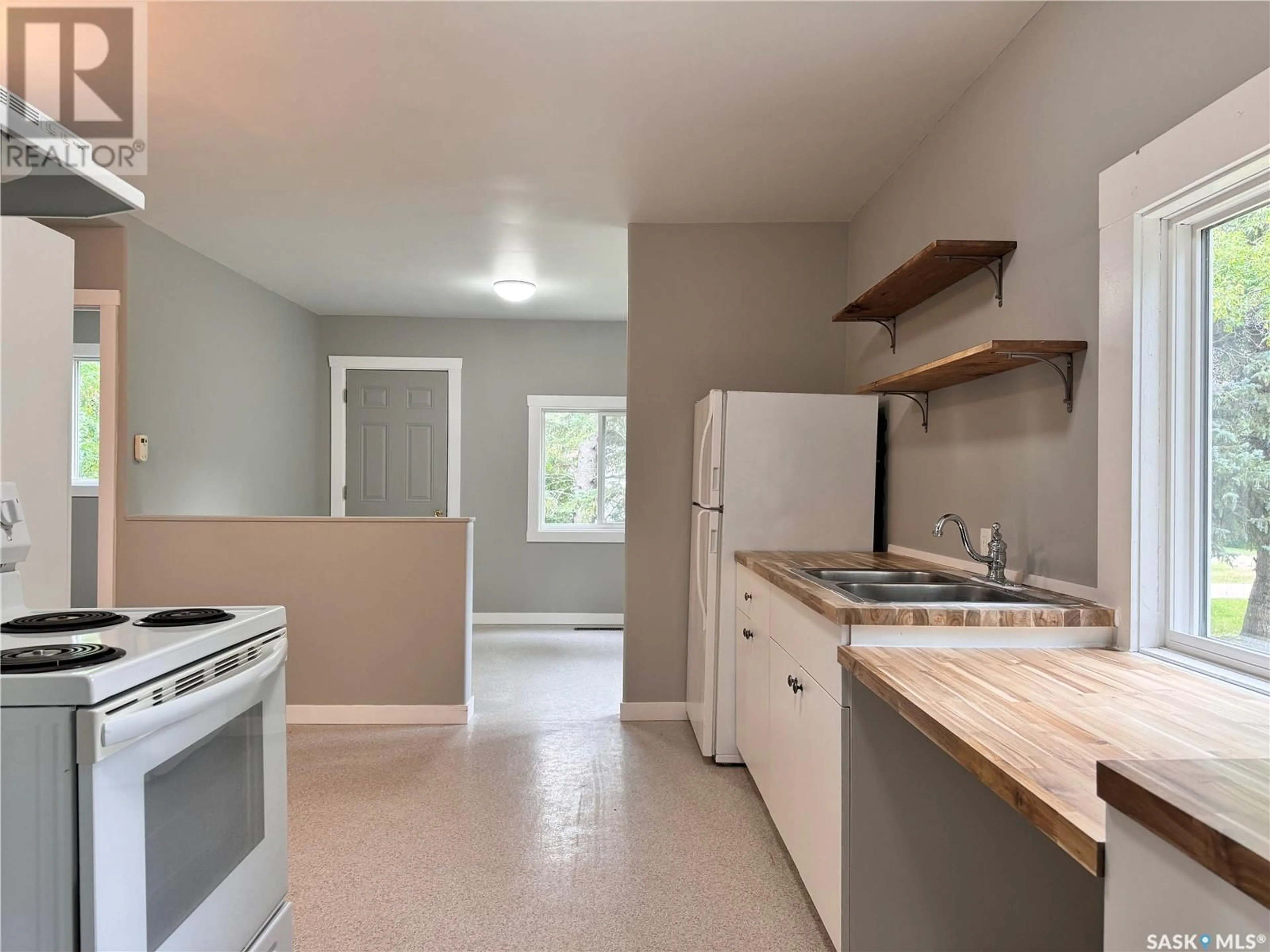 Standard kitchen, wood floors, cottage for 207 Gounod STREET, Mozart Saskatchewan S0A2S0