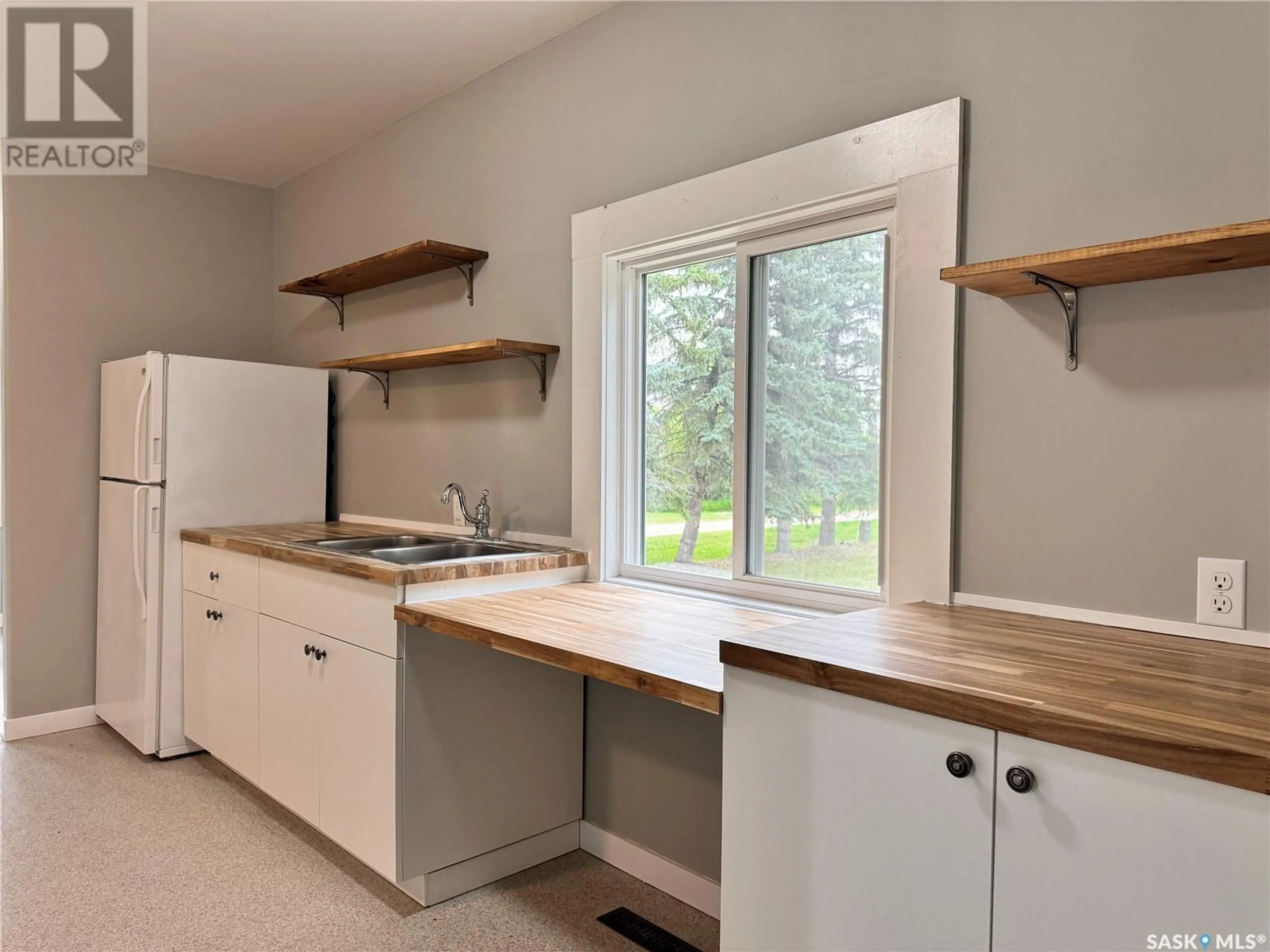 Standard kitchen, wood floors, cottage for 207 Gounod STREET, Mozart Saskatchewan S0A2S0