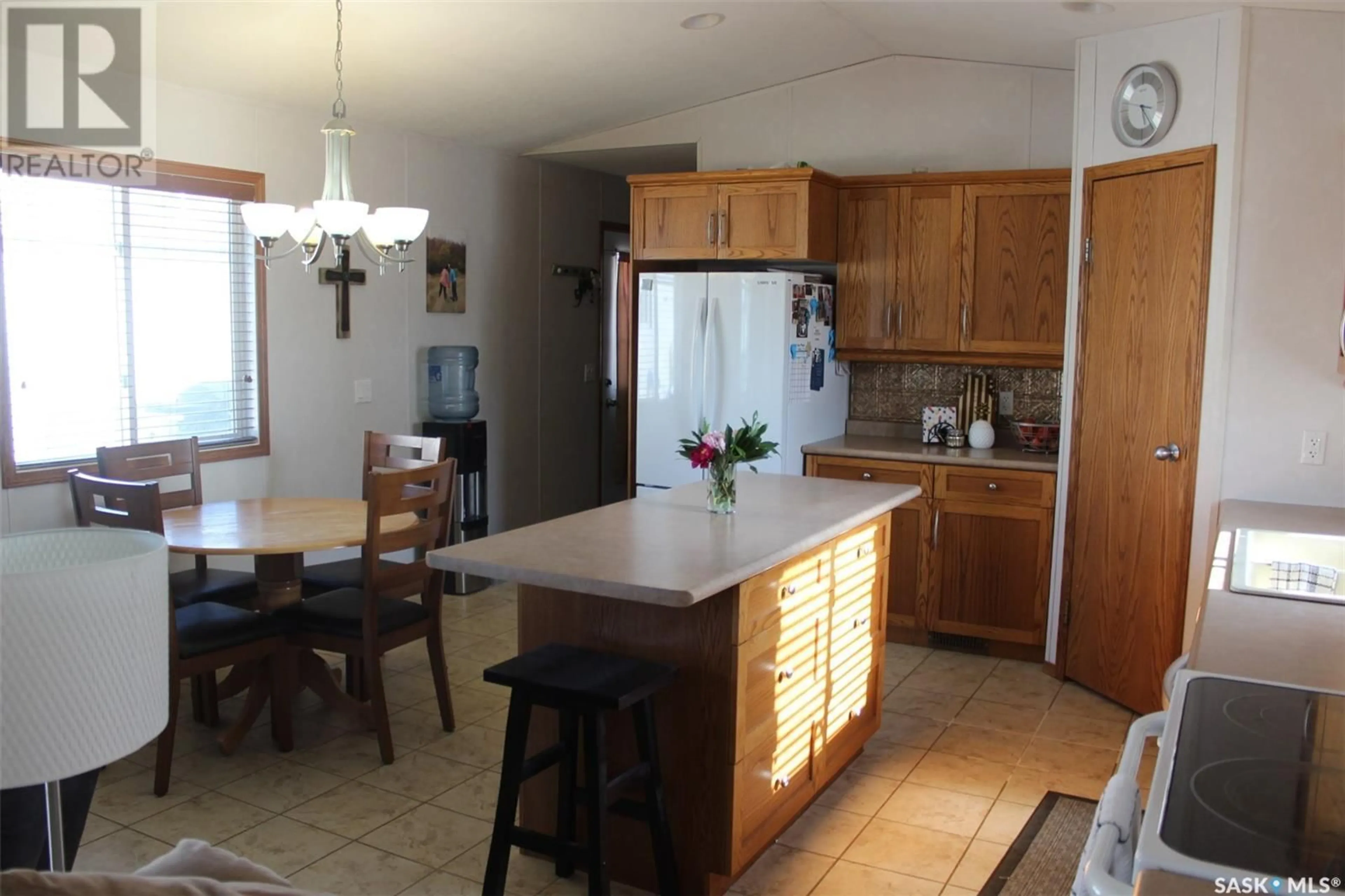 Open concept kitchen, unknown for SW - 12 106 1ST AVENUE, Weyburn Saskatchewan S4H2J1