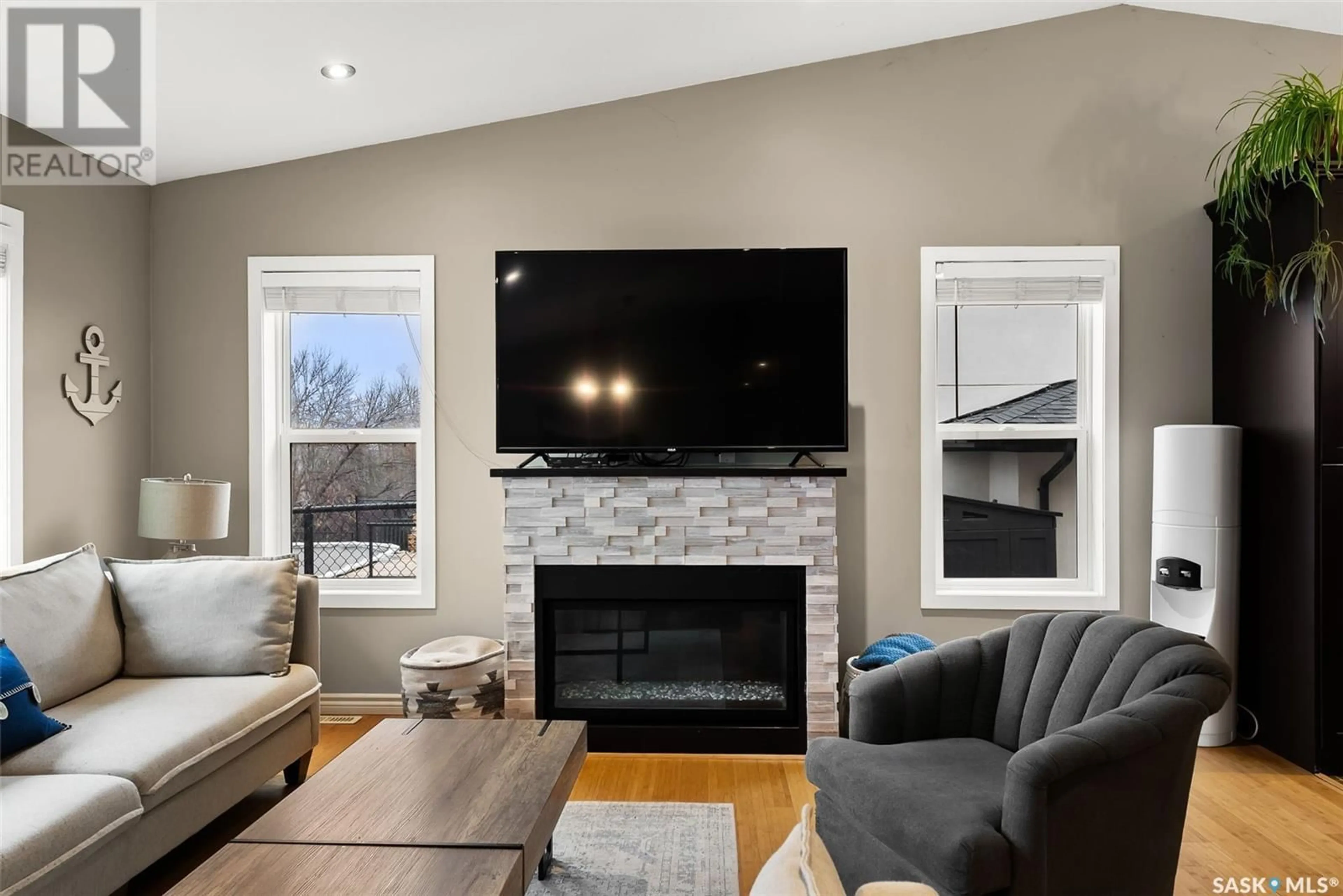 Living room for 1242 Highwood AVENUE, Buena Vista Saskatchewan S2V1A6