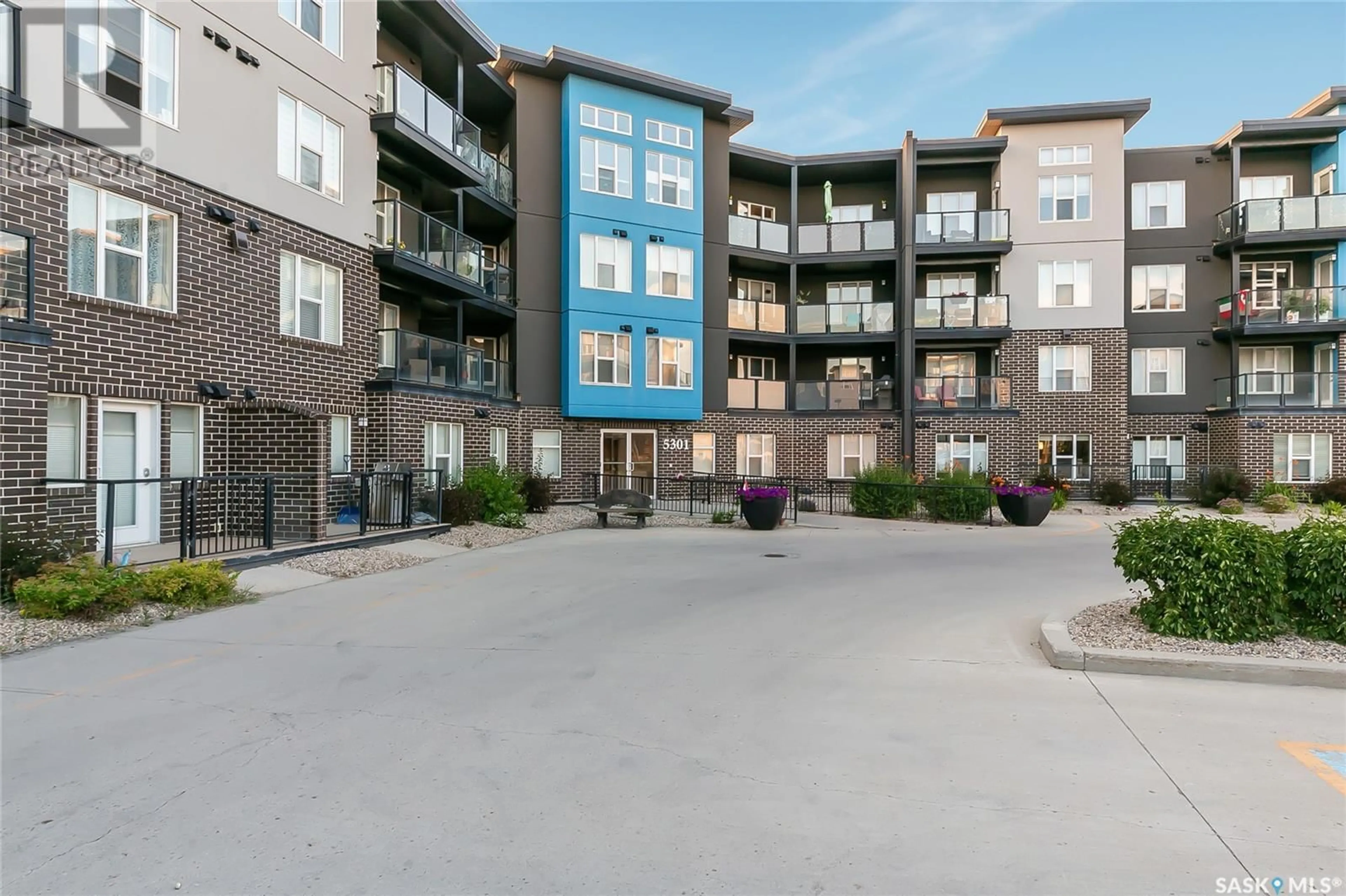 A pic from exterior of the house or condo for 322 5301 Universal CRESCENT, Regina Saskatchewan S4W0L2