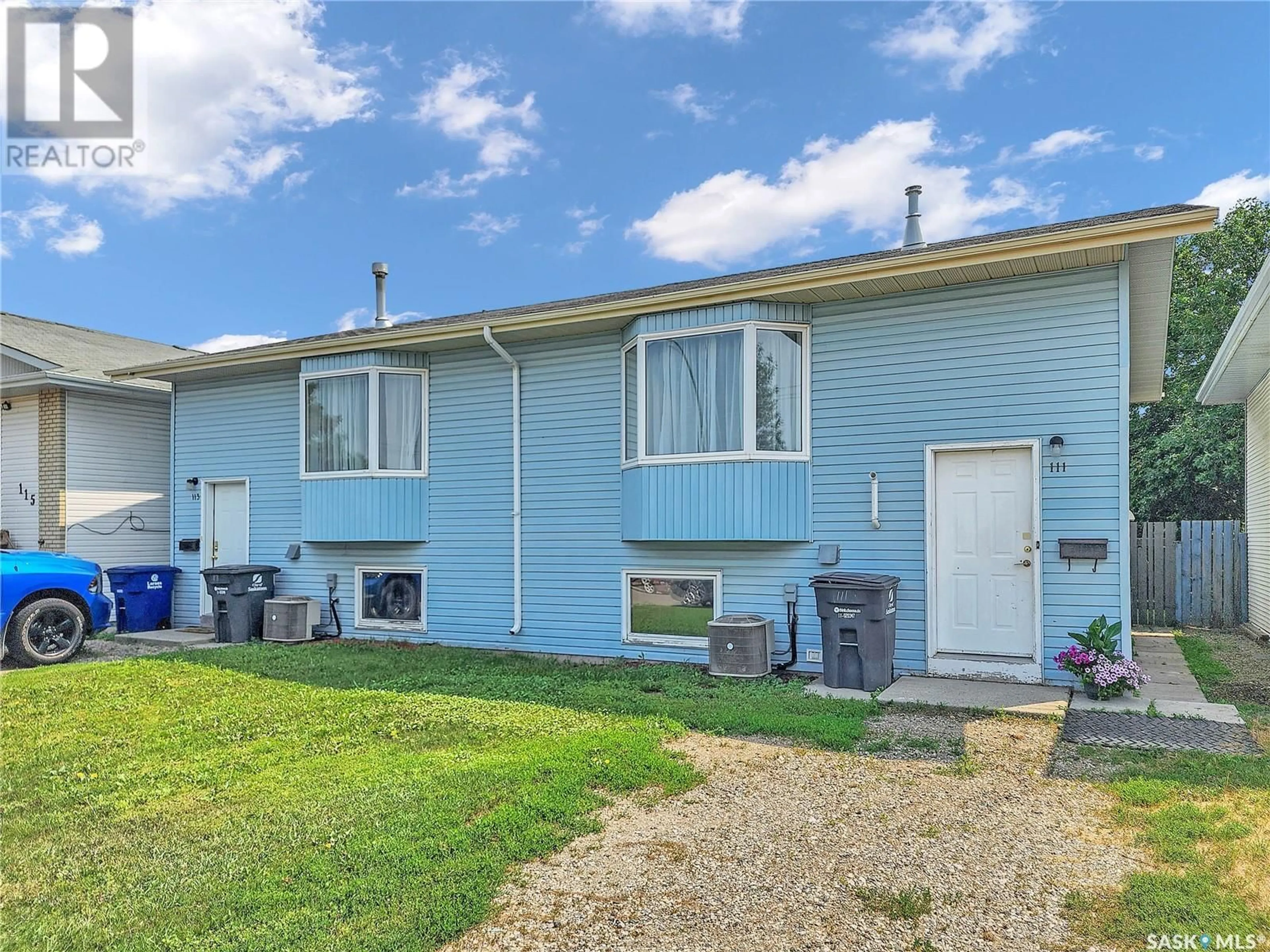 Frontside or backside of a home for 111/113 Hedley STREET, Saskatoon Saskatchewan S7N4G4