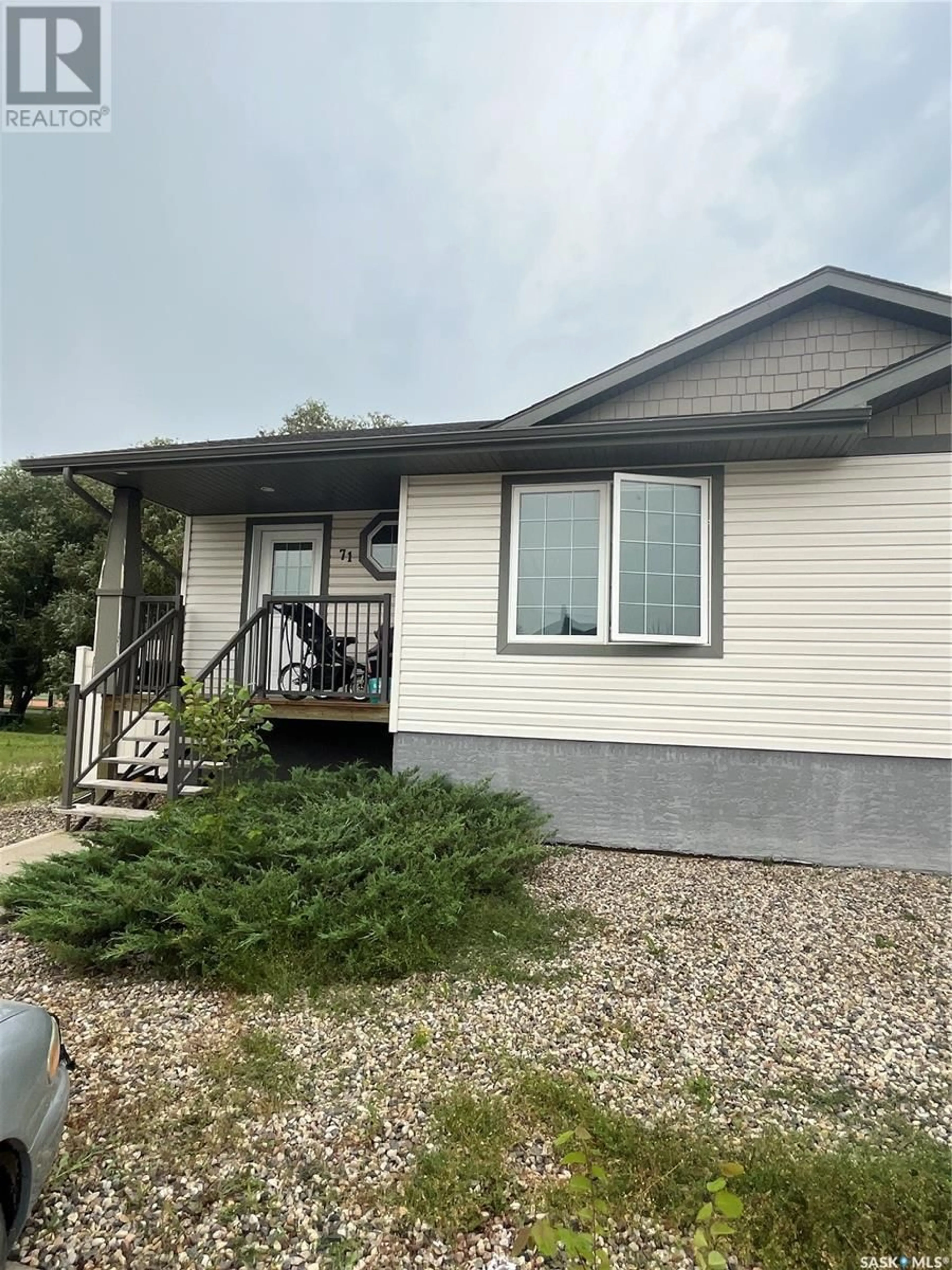 Frontside or backside of a home for 10 71 Cameron WAY, Yorkton Saskatchewan S3N2X3