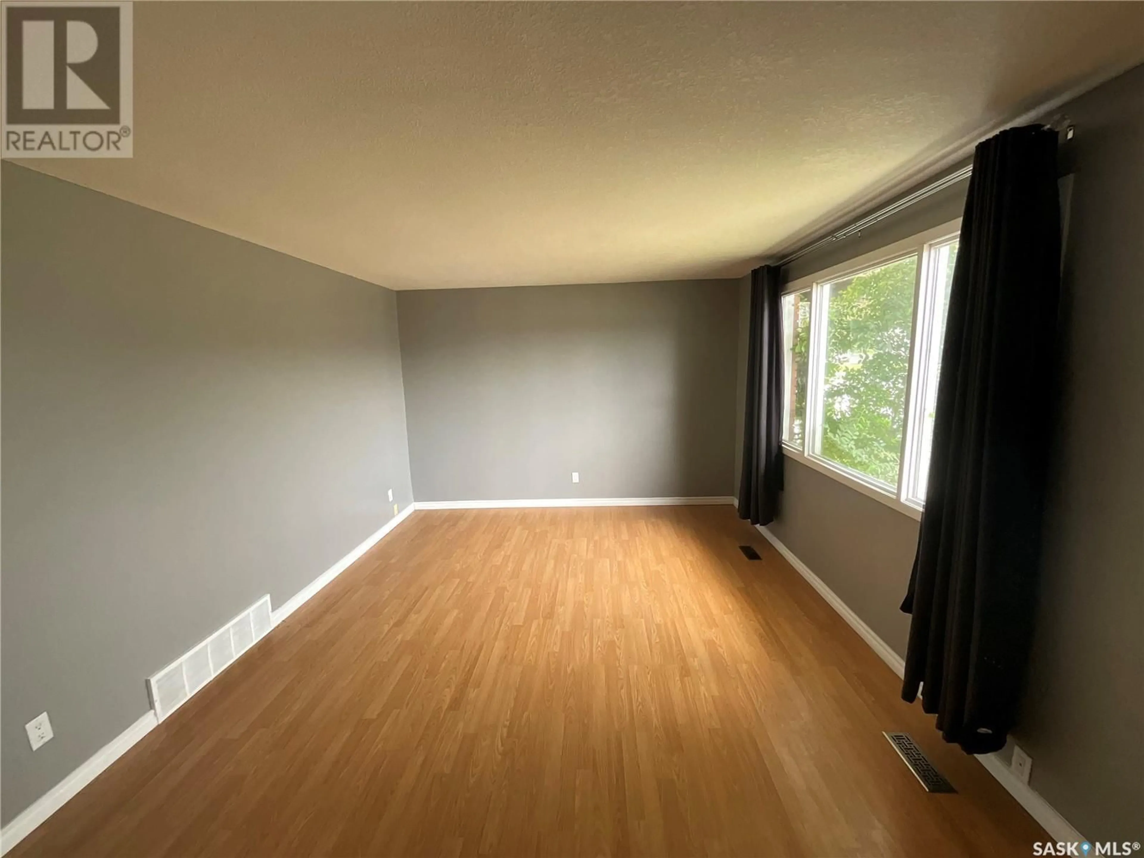 A pic of a room for 1826 Dewdney AVENUE E, Regina Saskatchewan S4N4C8