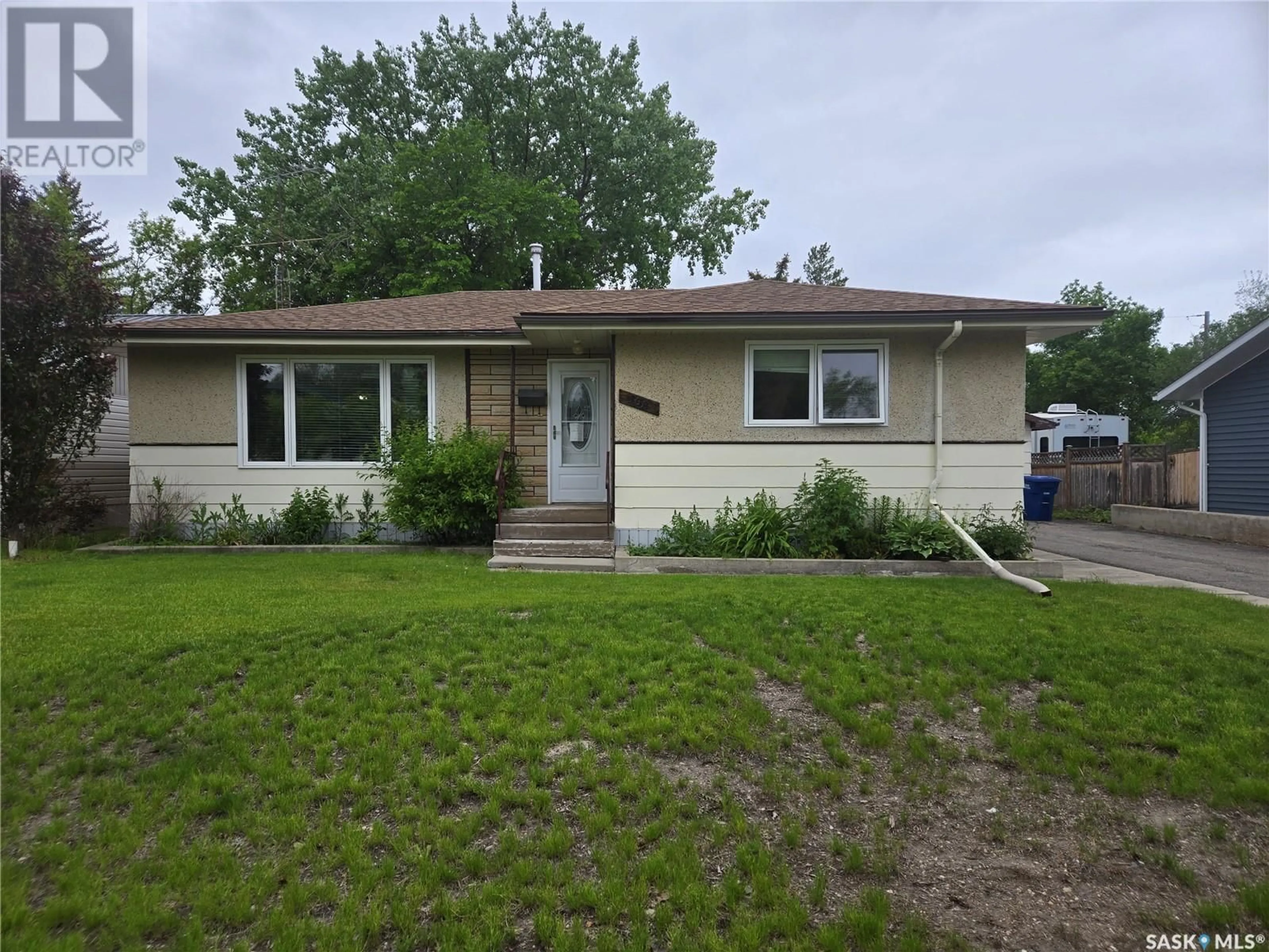 Frontside or backside of a home for 308 Centennial AVENUE, Kipling Saskatchewan S0G2S0