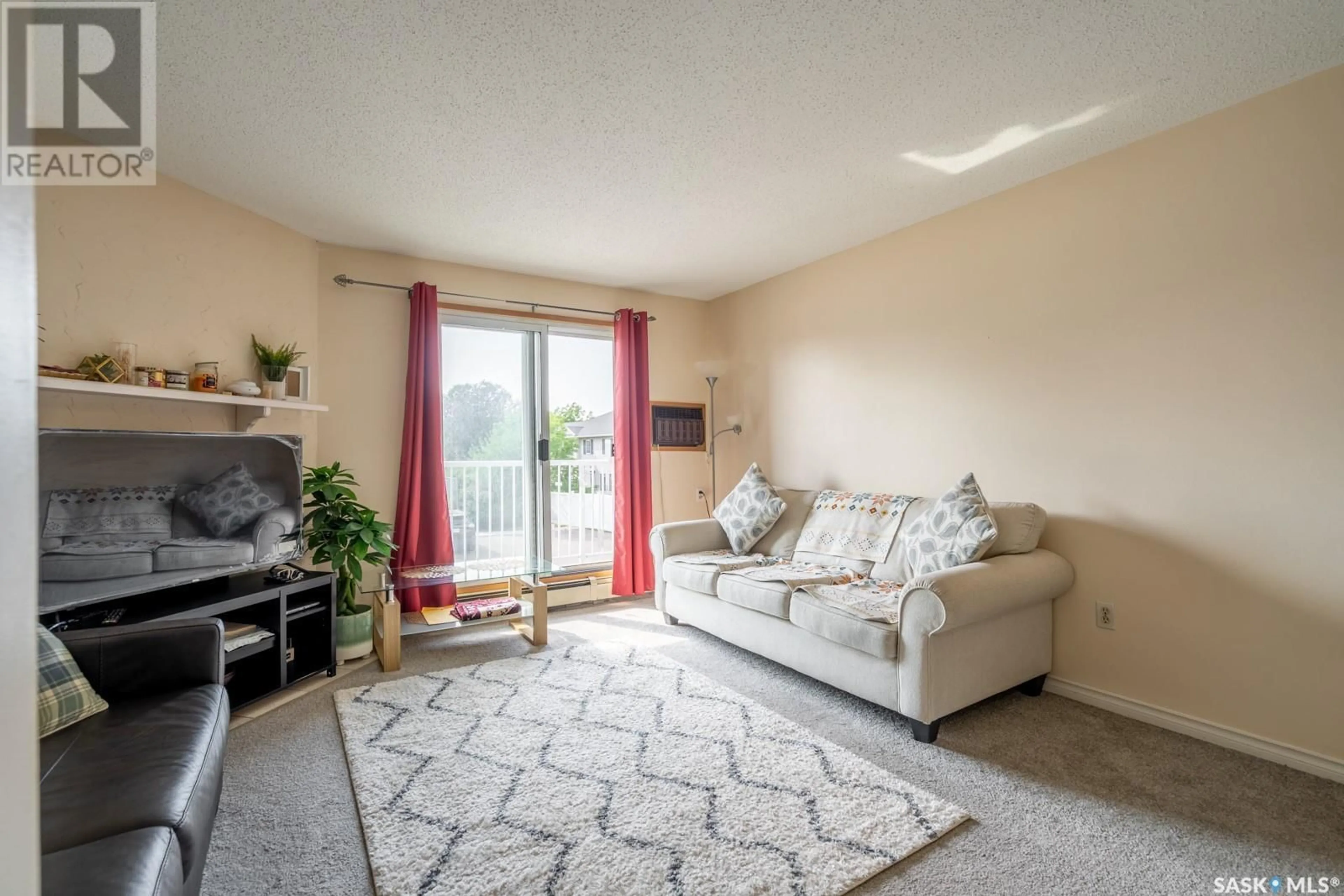 Living room for 515 2406 Heseltine ROAD, Regina Saskatchewan S4V1N9