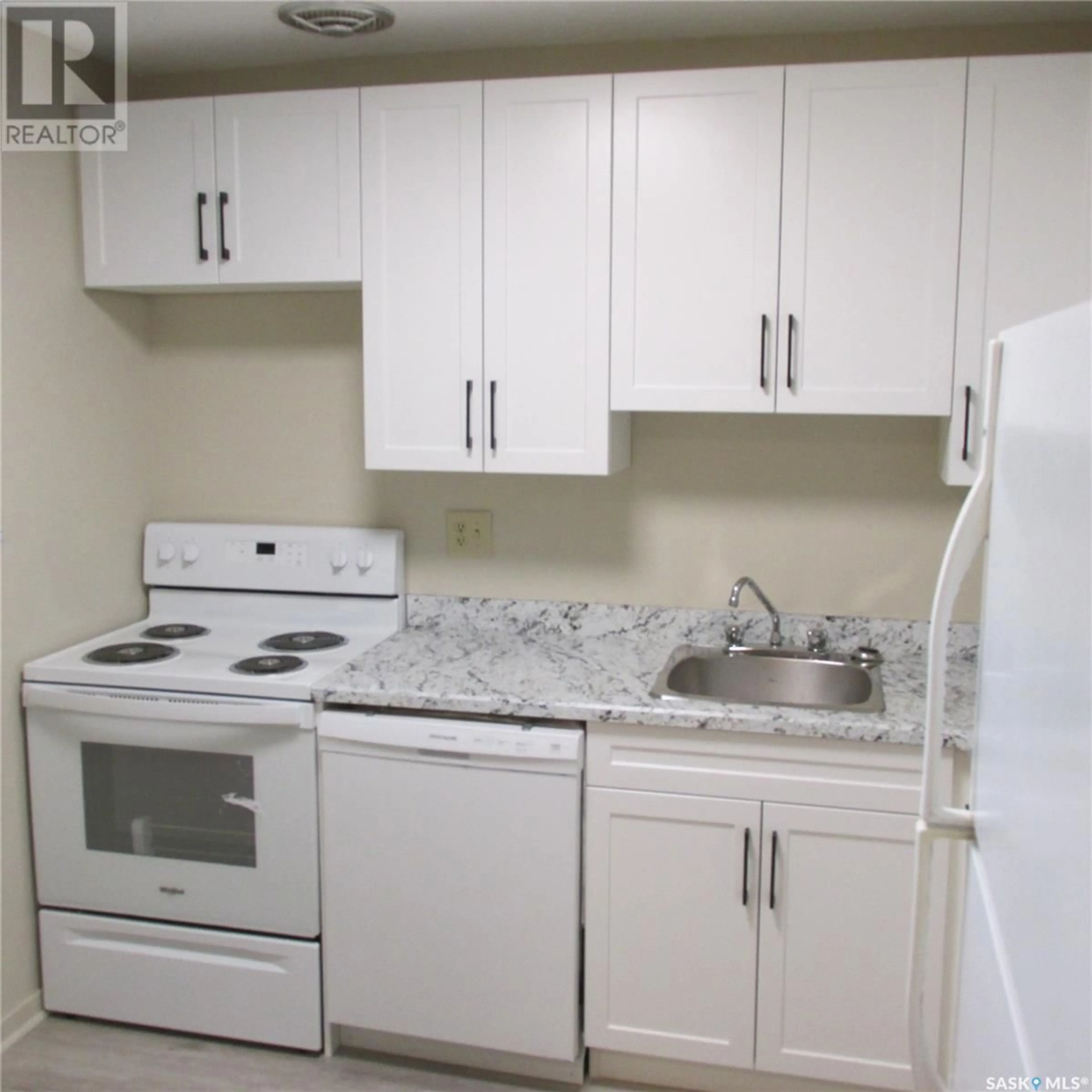 Standard kitchen for #406 4545 Rae STREET, Regina Saskatchewan S4S3B2