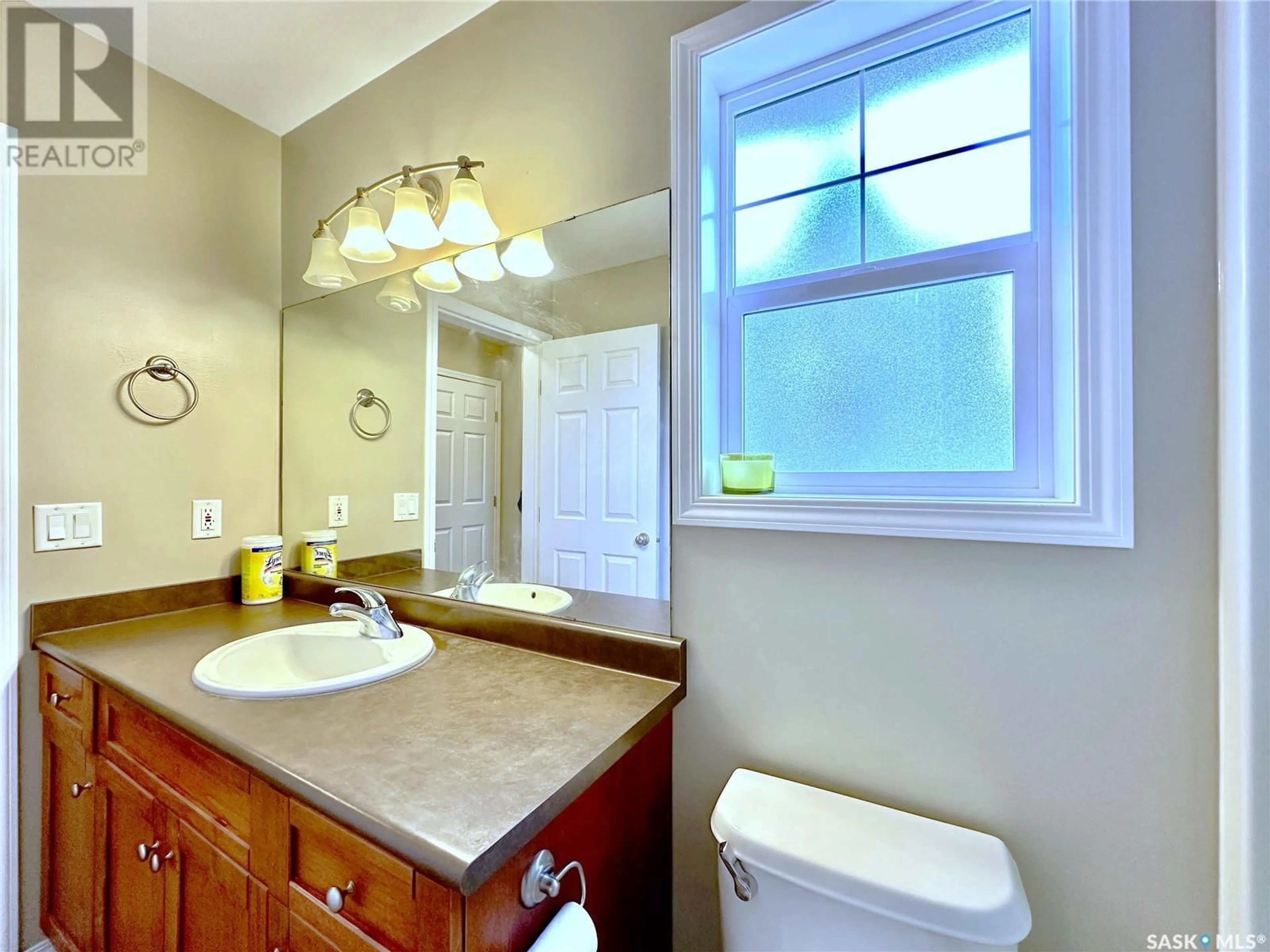 Standard bathroom for 117 410 Stensrud ROAD, Saskatoon Saskatchewan S7W0B7