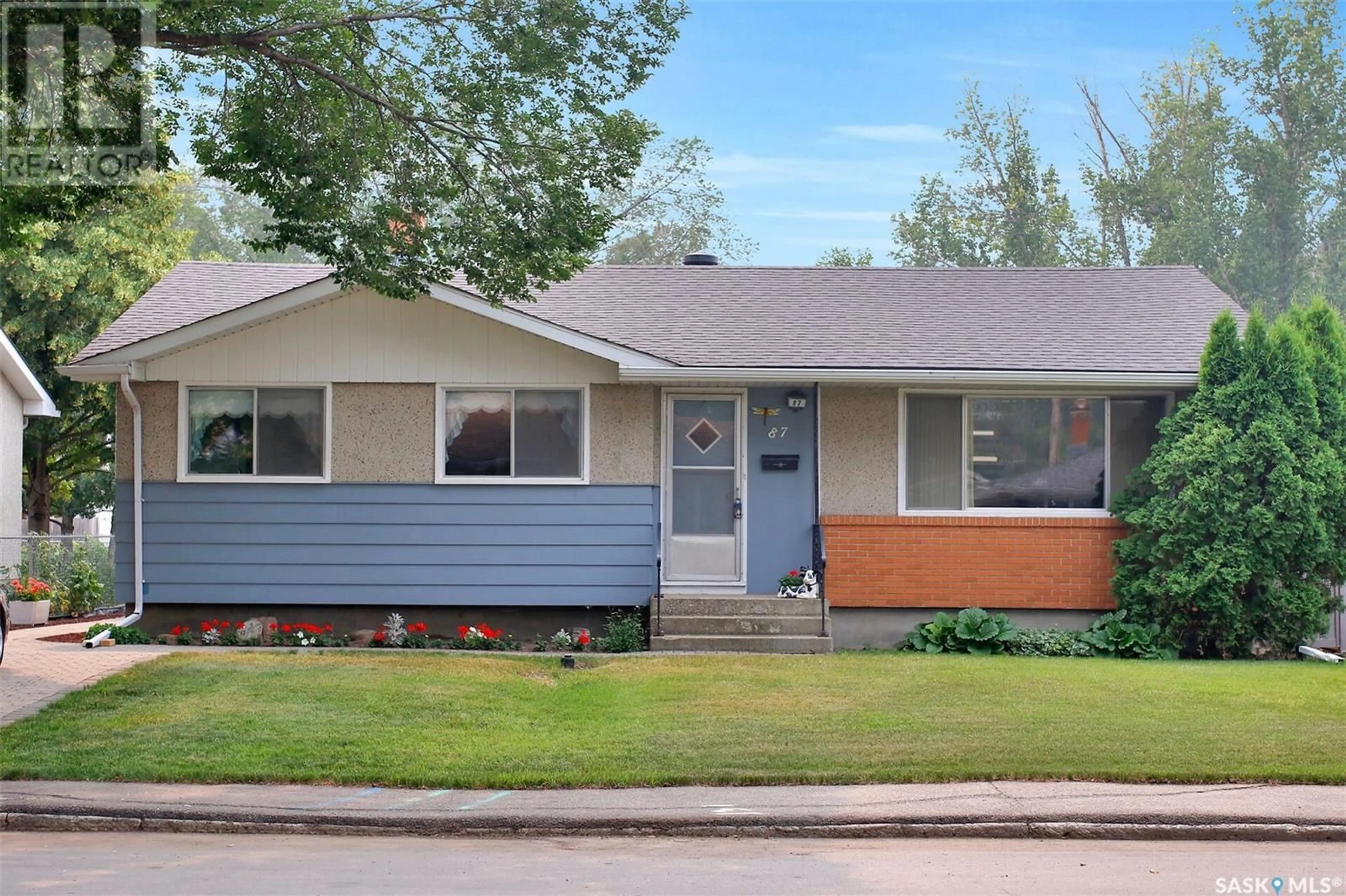 Frontside or backside of a home for 87 Woodward AVENUE, Regina Saskatchewan S4R3H3