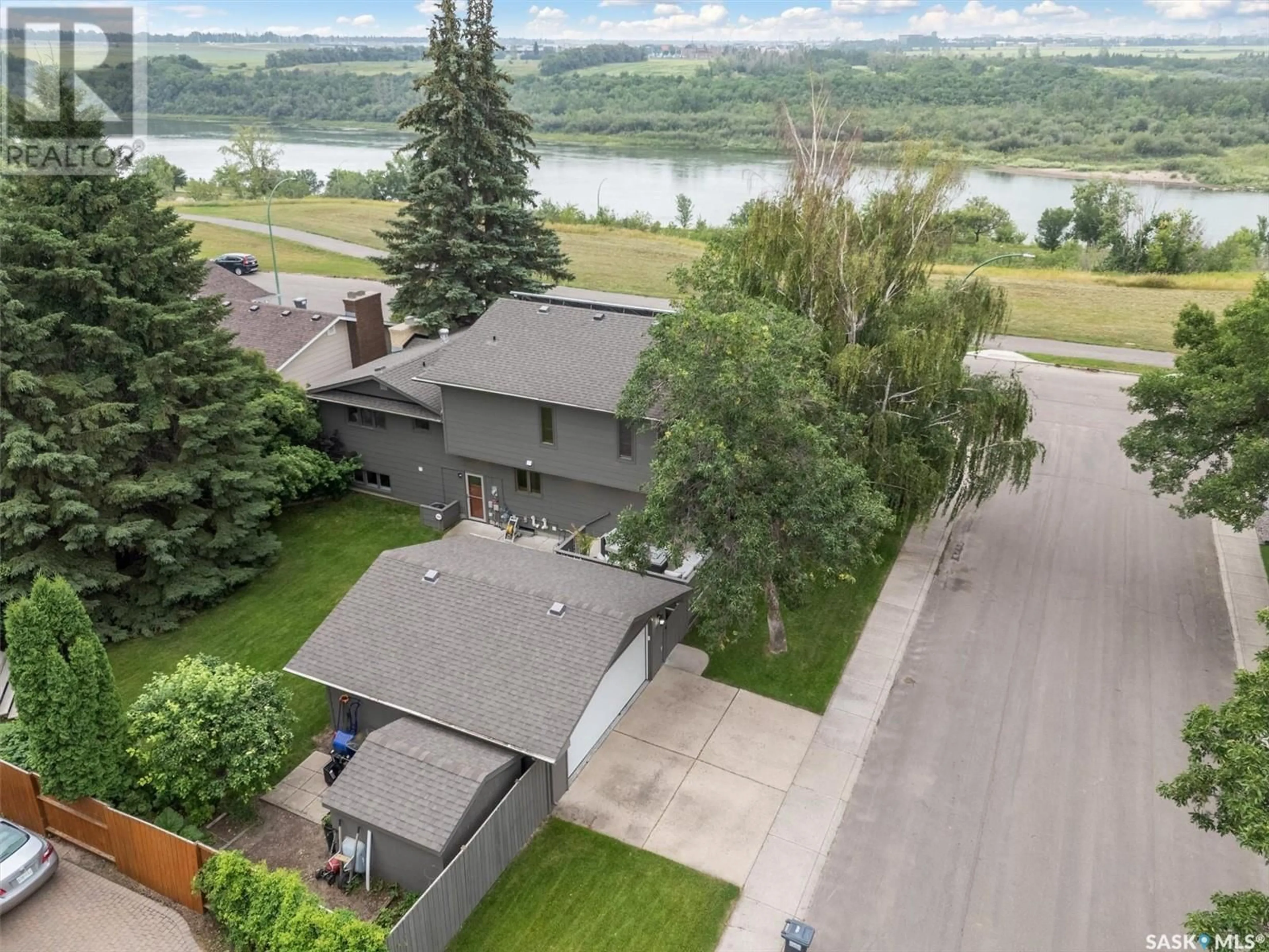 Frontside or backside of a home, the view of lake or river for 502 Sturgeon DRIVE, Saskatoon Saskatchewan S7K4E1