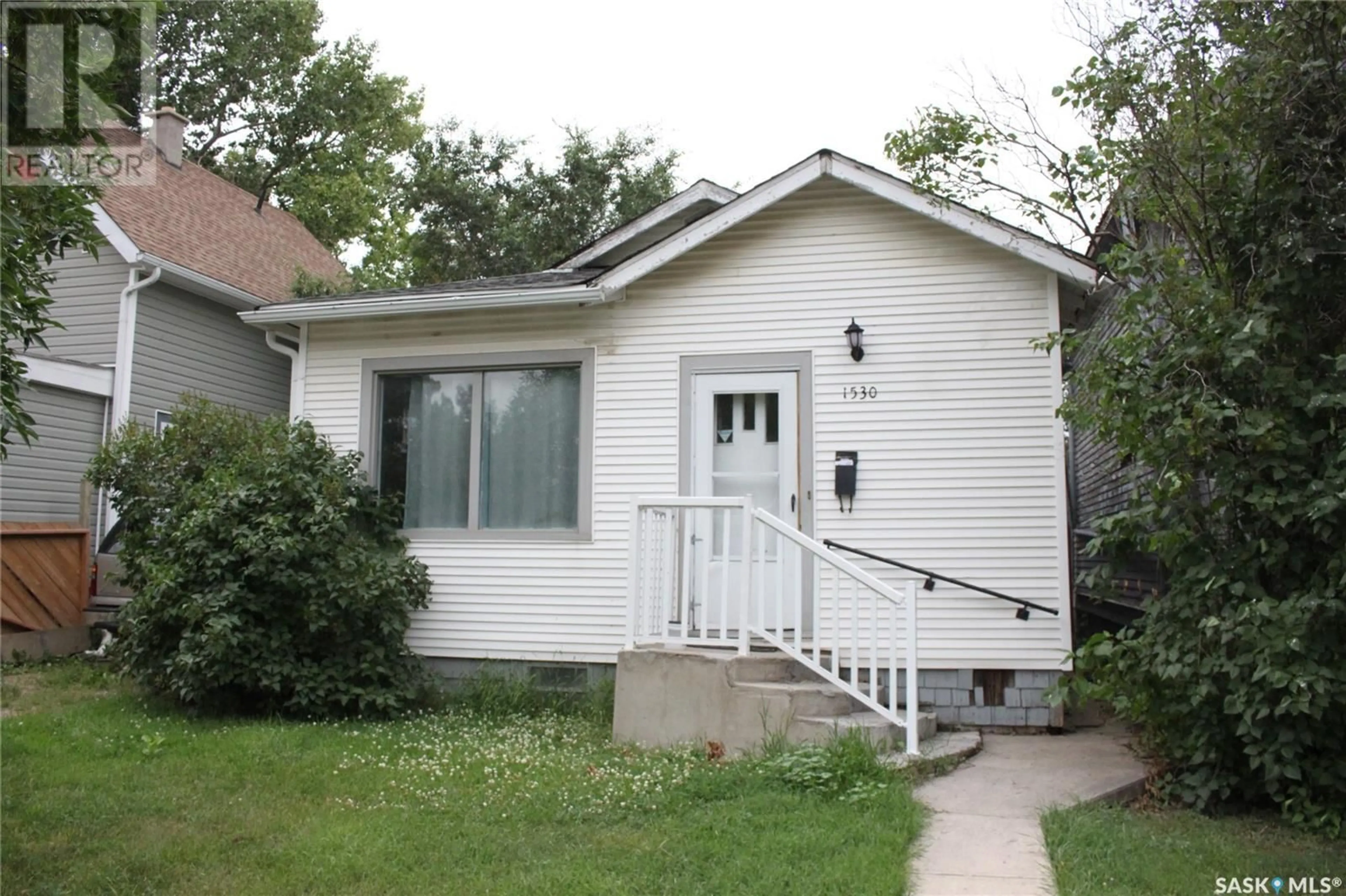 Frontside or backside of a home for 1530 McTavish STREET, Regina Saskatchewan S4T3W4