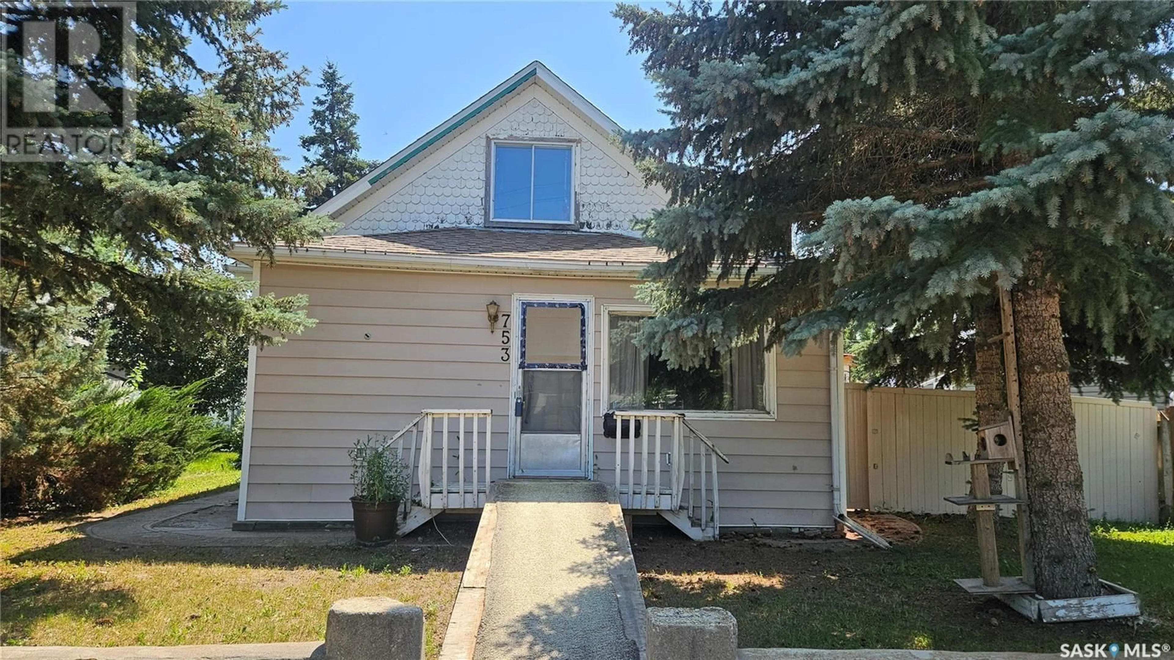 A pic from exterior of the house or condo, cottage for 753 Athabasca STREET E, Moose Jaw Saskatchewan S6H0M4