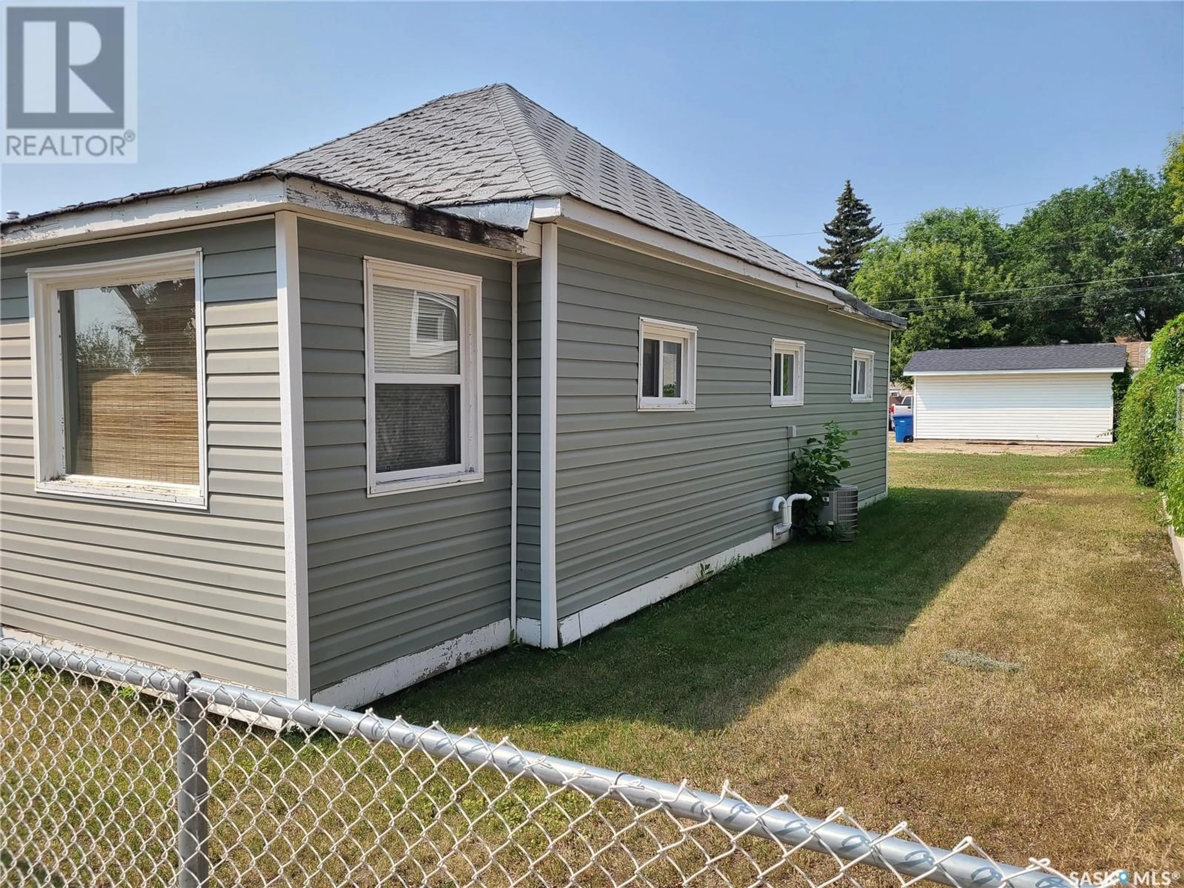 Frontside or backside of a home for 1184 WOLFE AVENUE, Moose Jaw Saskatchewan S6H1J9