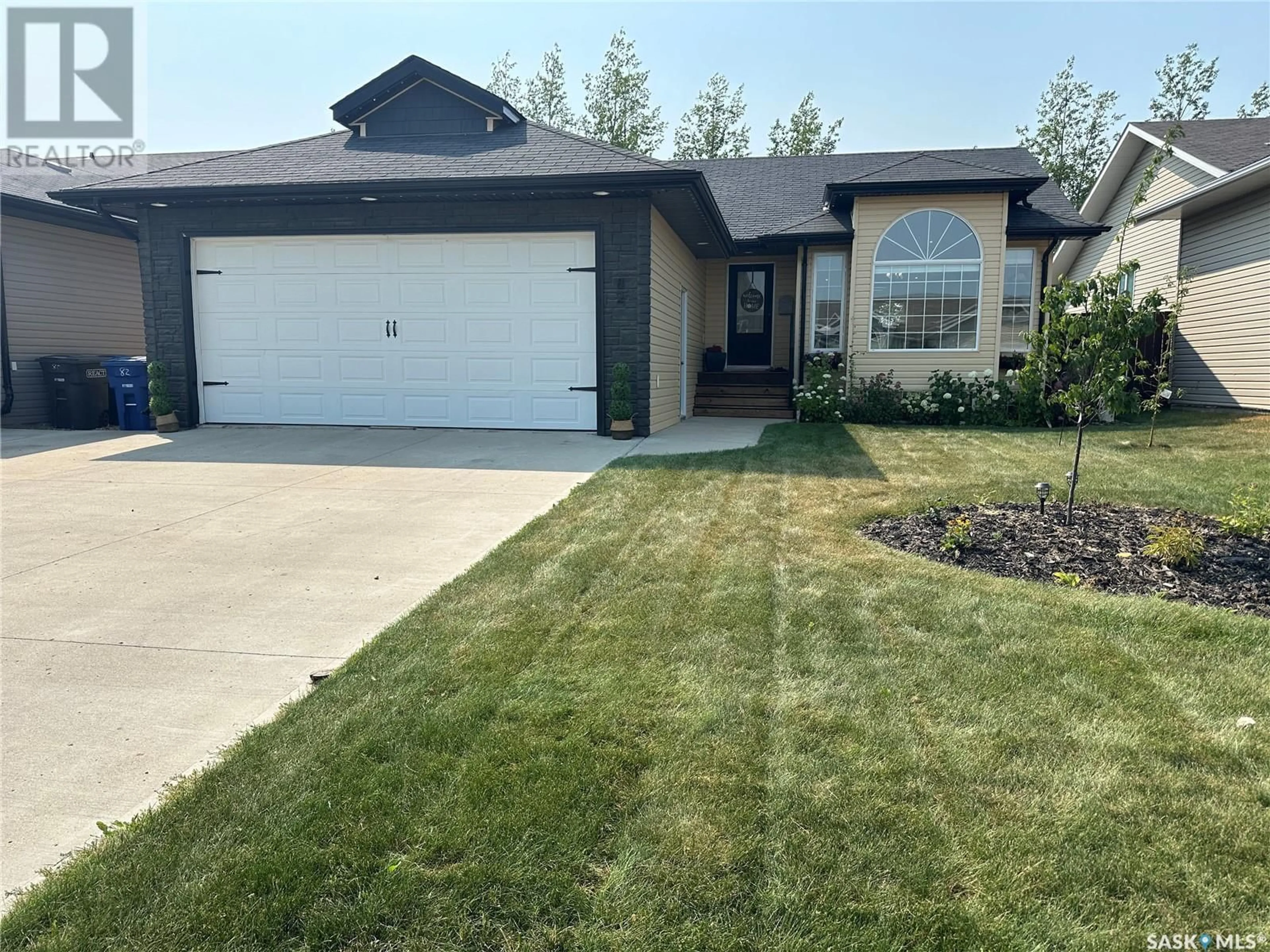 Frontside or backside of a home for 82 Laskin CRESCENT, Humboldt Saskatchewan S0K2A0