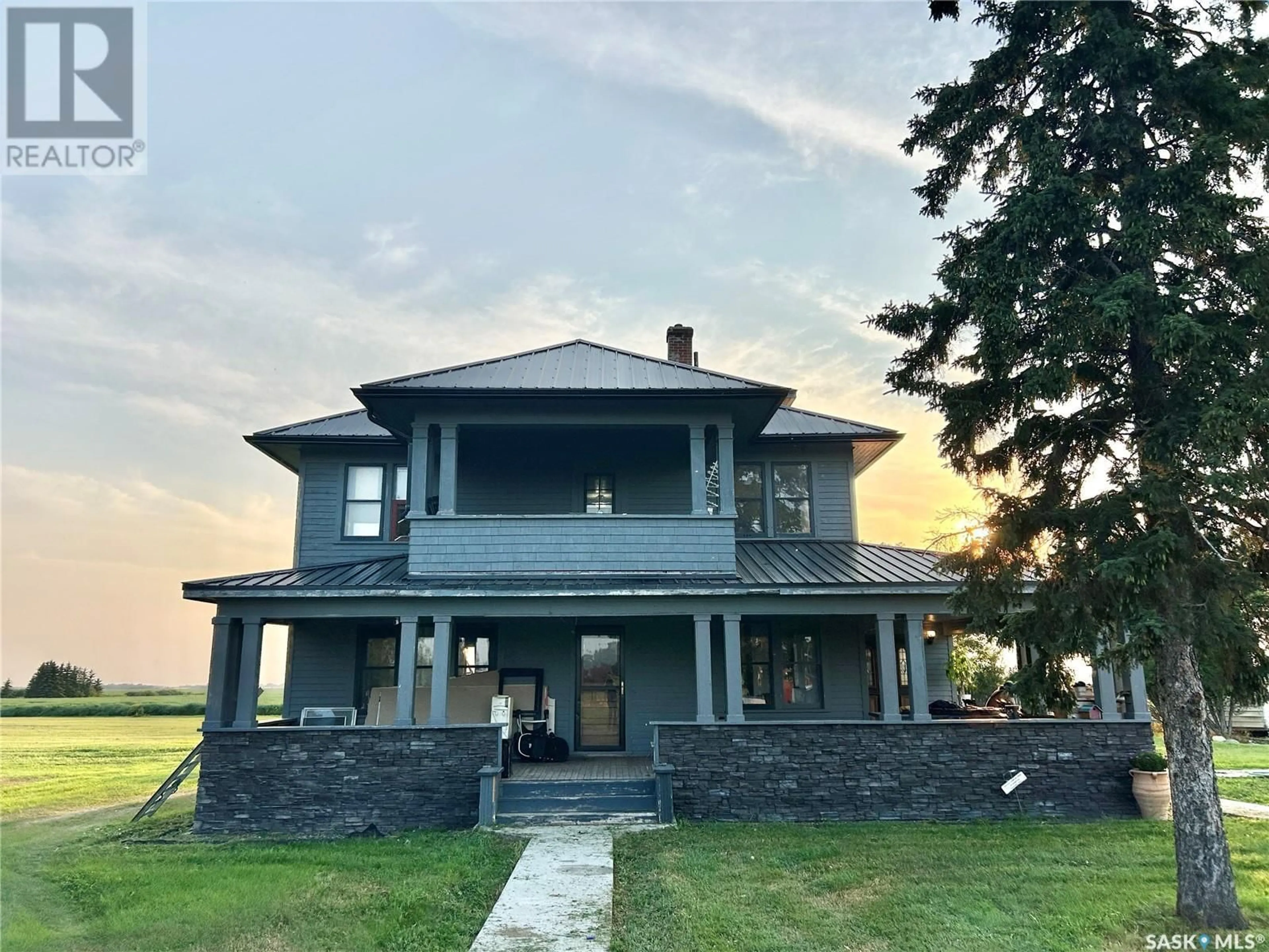 Frontside or backside of a home for Hinz Acreage, Rosthern Rm No. 403 Saskatchewan S0K2H0