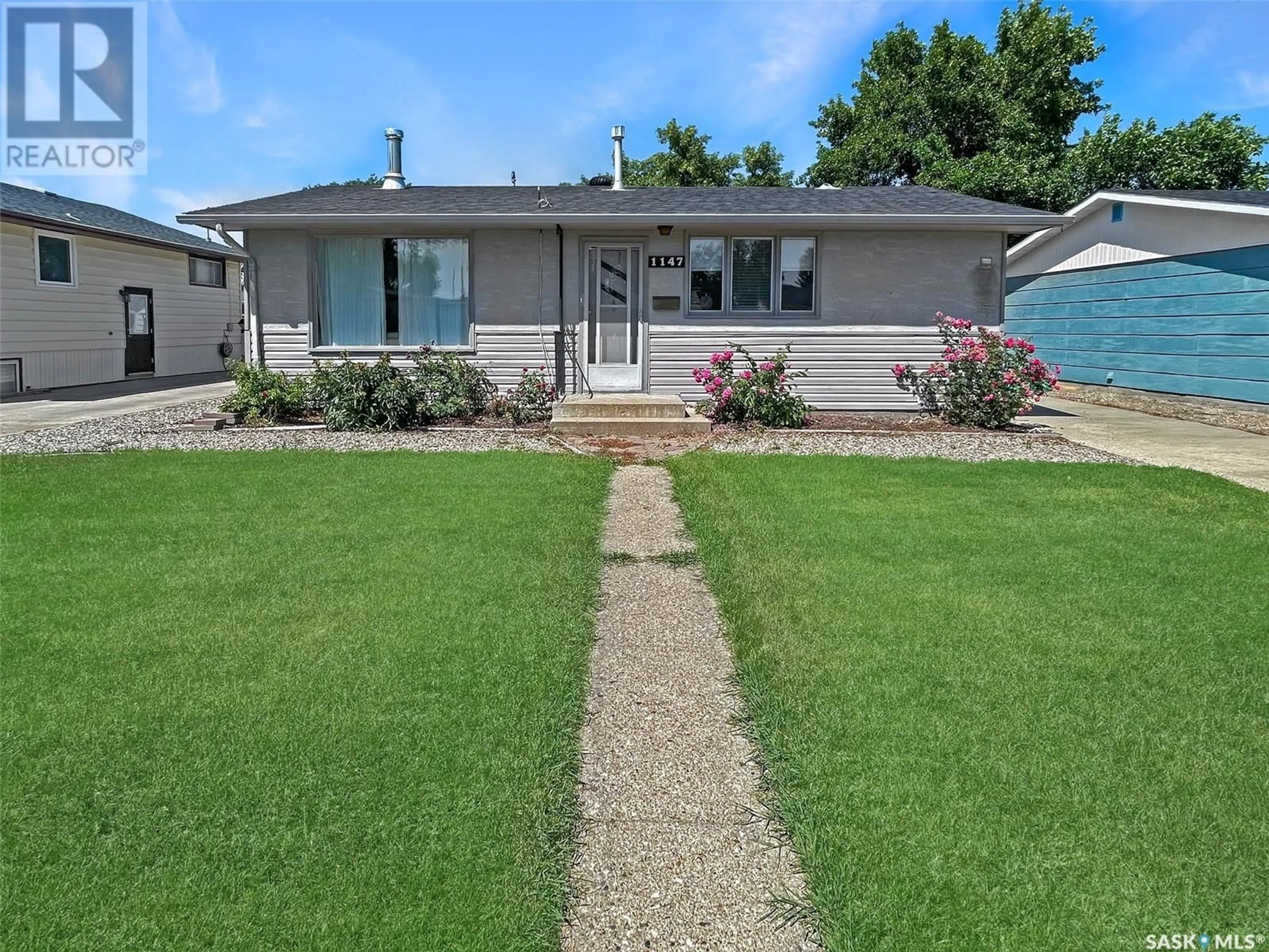 Frontside or backside of a home for 1147 Sidney STREET E, Swift Current Saskatchewan S9H1V1