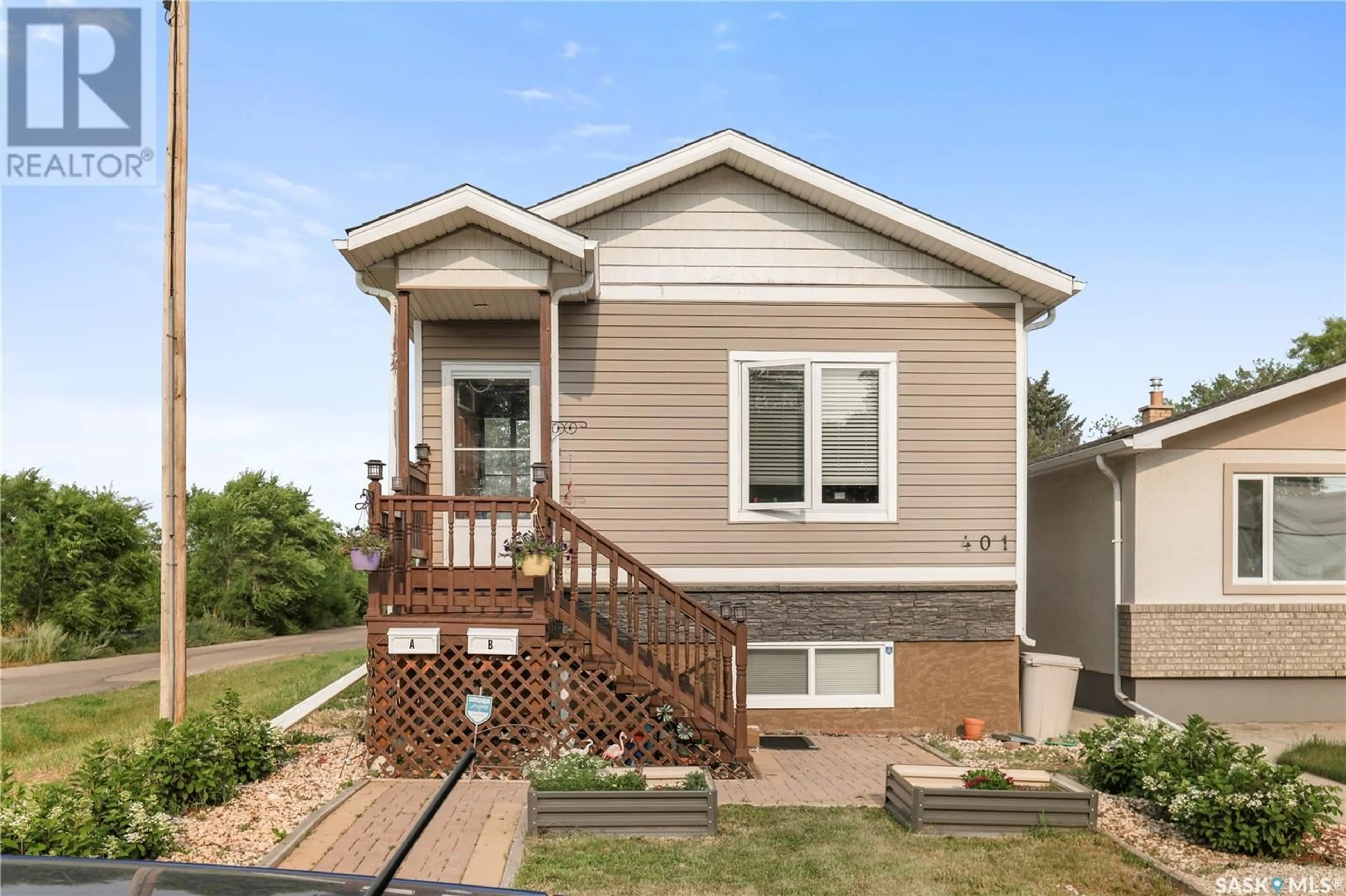 A pic from exterior of the house or condo for 401 Wascana STREET, Regina Saskatchewan S4R4J1