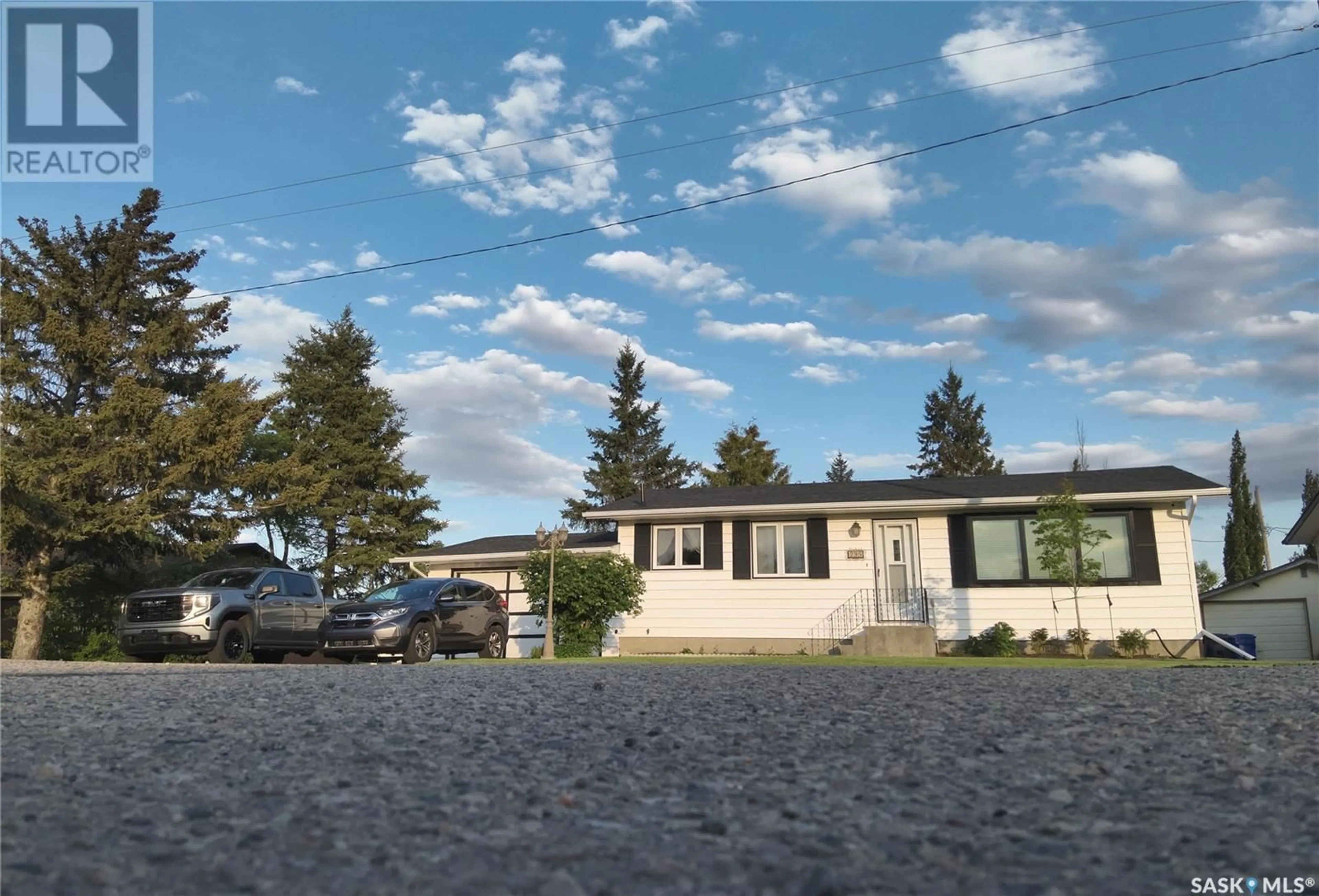 Outside view for 235 Patrick STREET, Springside Saskatchewan S0A3V0