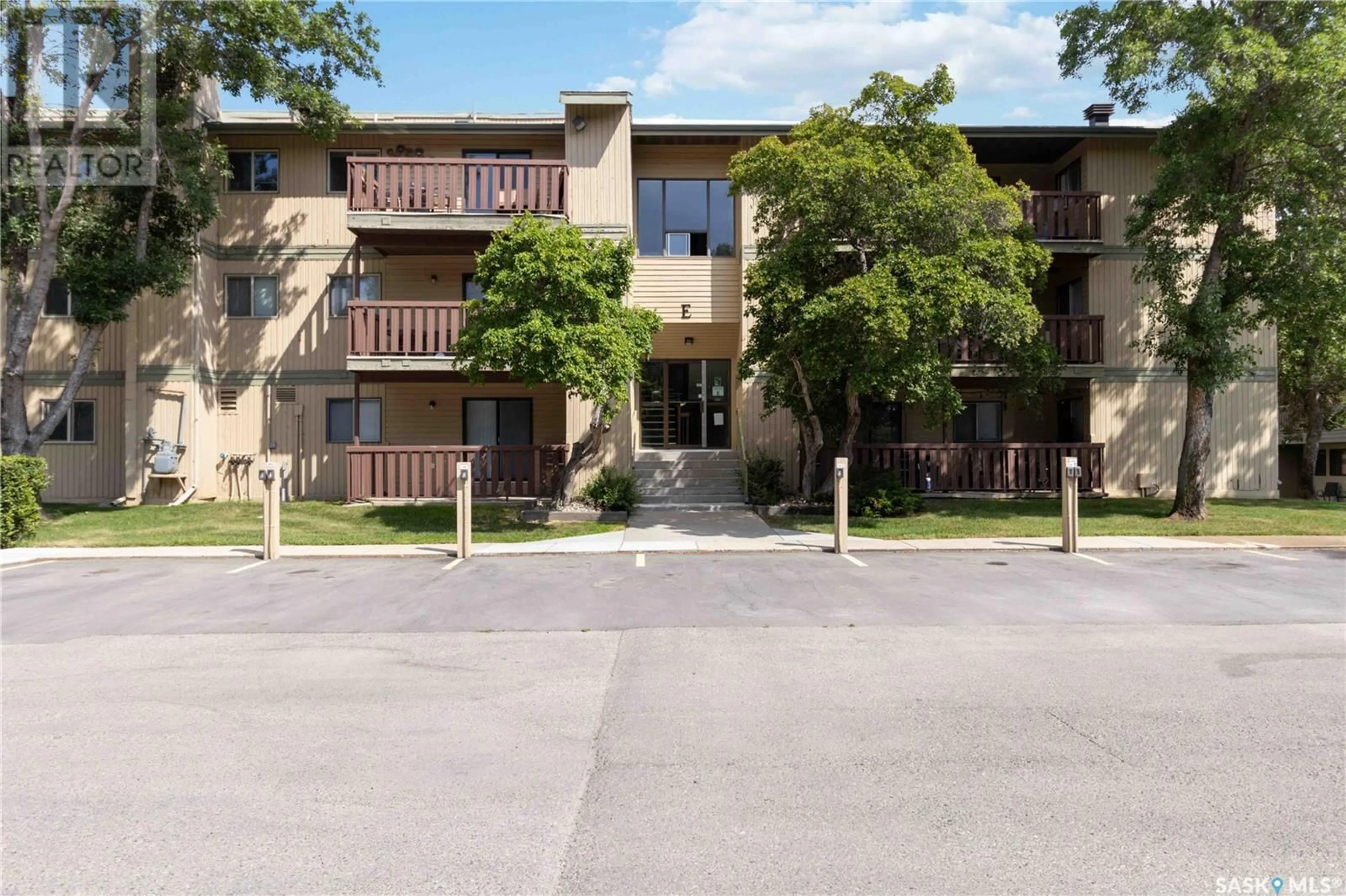 A pic from exterior of the house or condo for 307E 1121 McKercher DRIVE, Saskatoon Saskatchewan S7H5B8