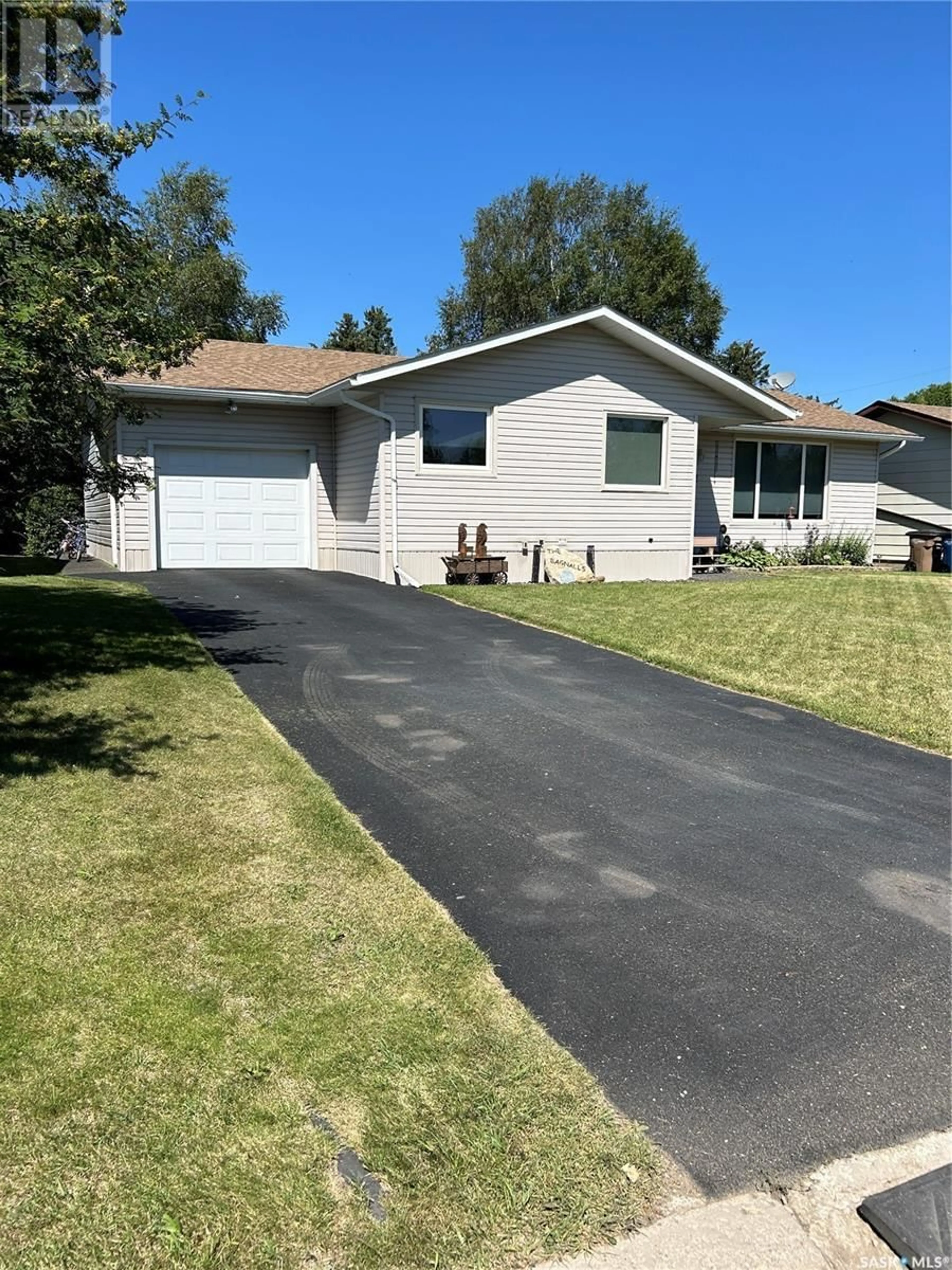 Frontside or backside of a home for 503 1st STREET E, Kelvington Saskatchewan S0A1W0