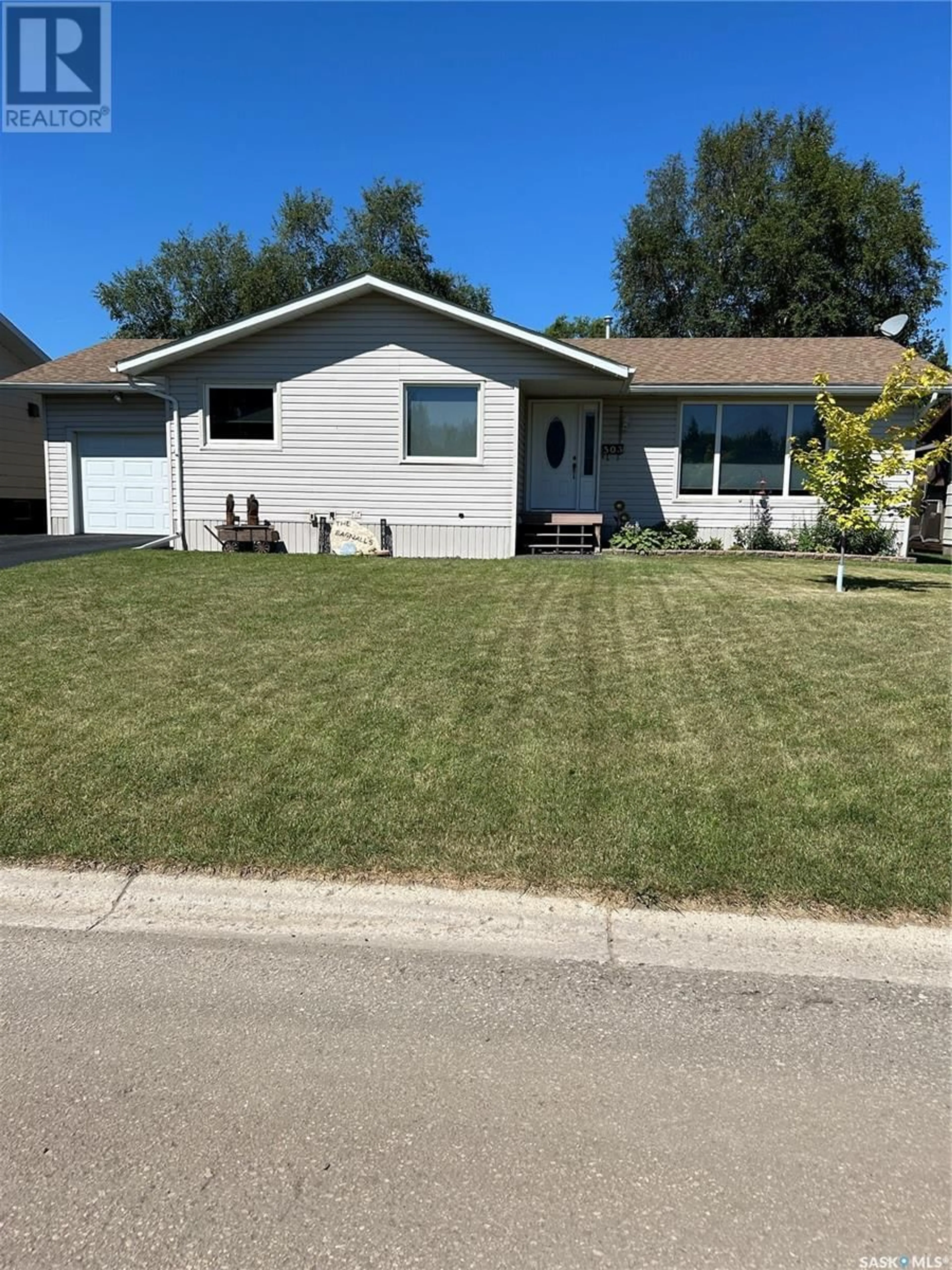 Frontside or backside of a home for 503 1st STREET E, Kelvington Saskatchewan S0A1W0