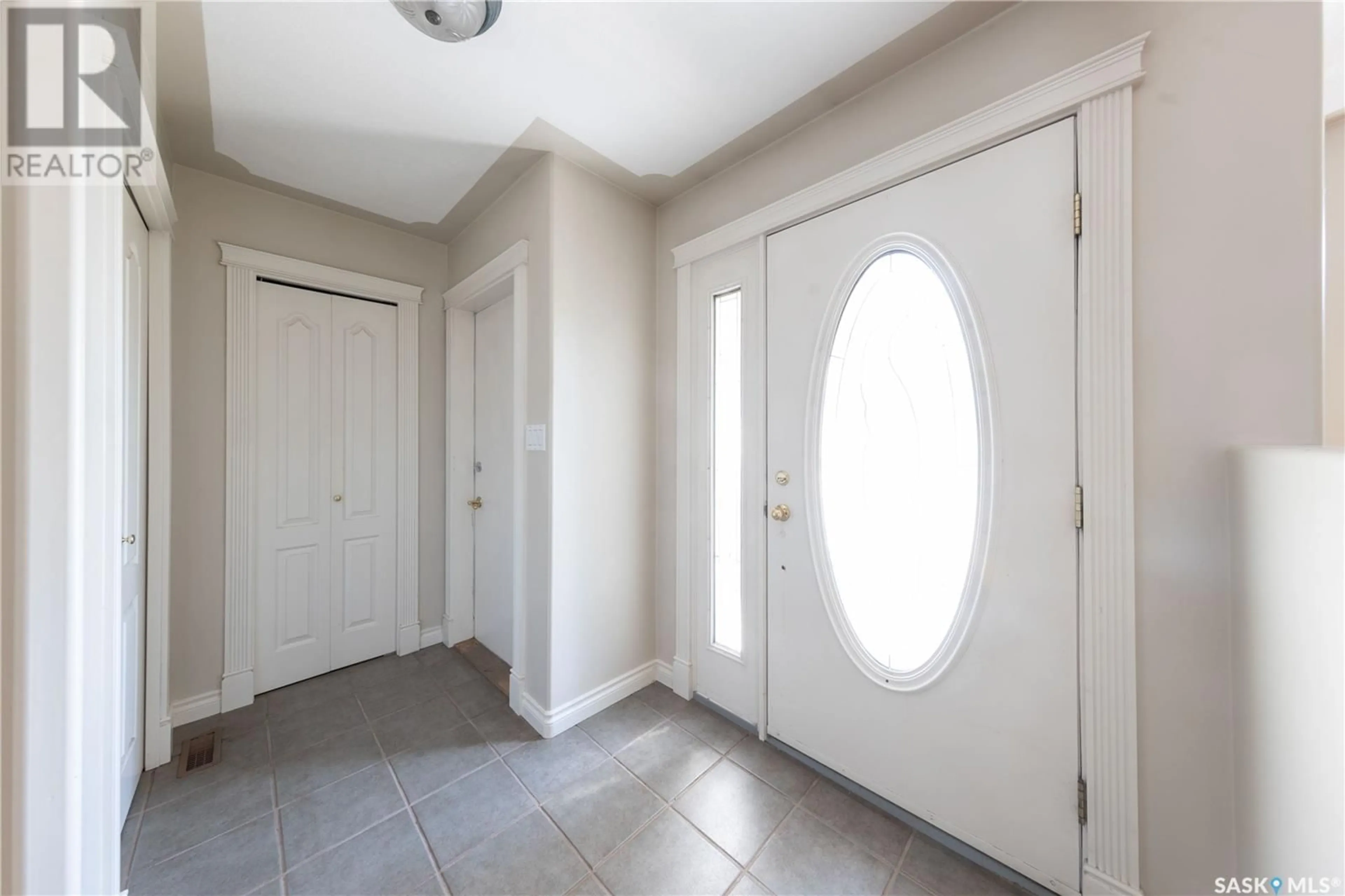 Indoor entryway, not visible floor for 5002 Mirror DRIVE, Macklin Saskatchewan S0L2C0