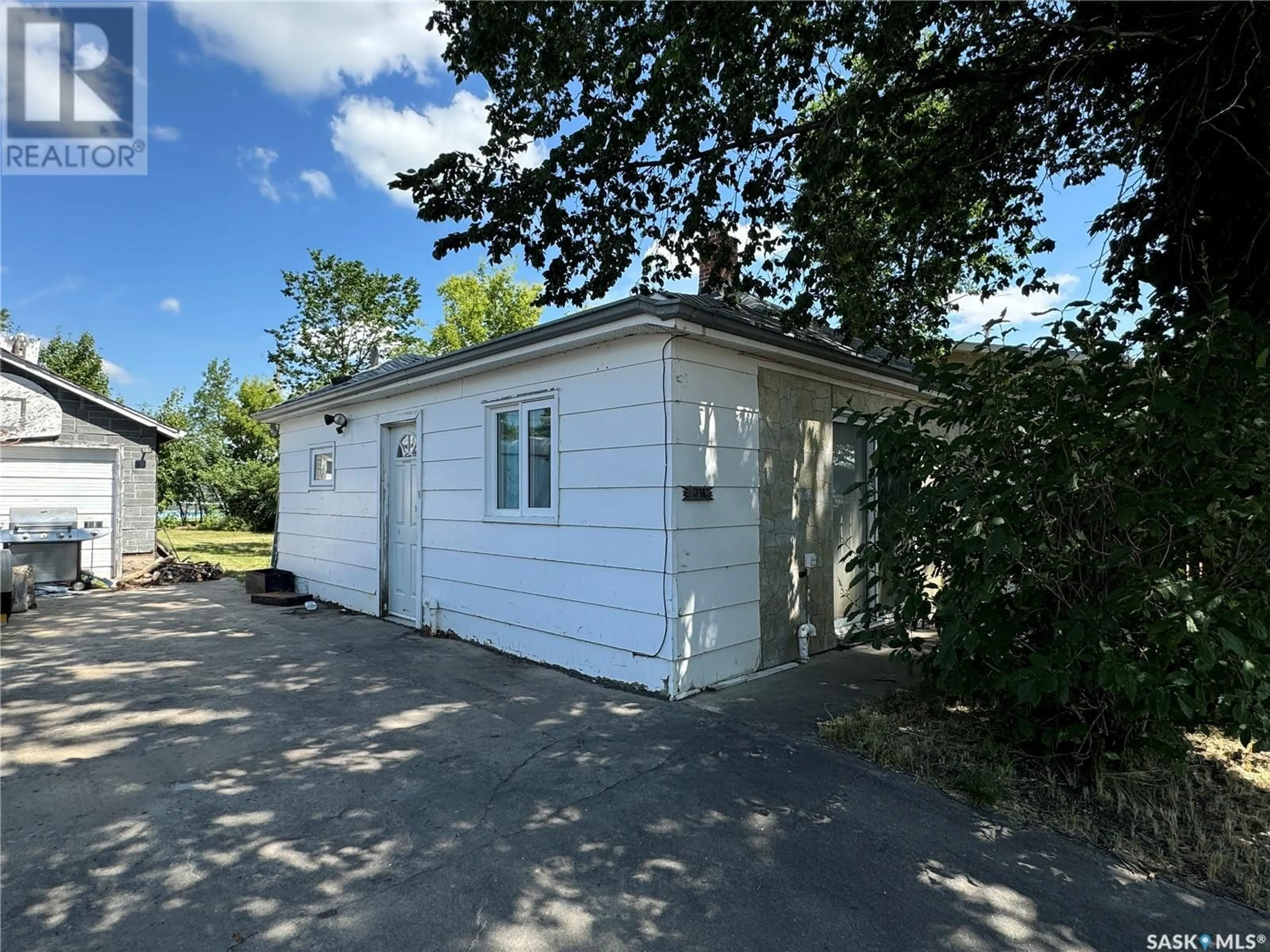 Shed for 311 7th AVENUE E, Biggar Saskatchewan S0K0M0