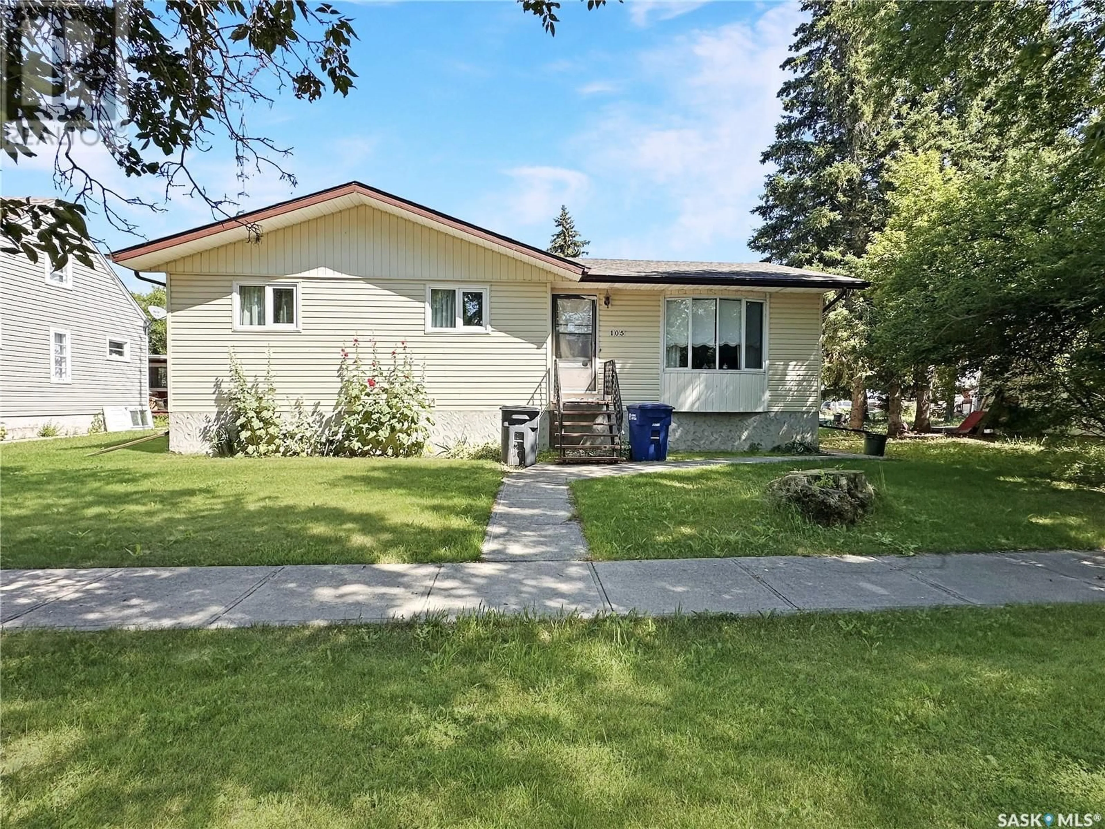 Frontside or backside of a home for 105 McKendre STREET, Dysart Saskatchewan S0G1H0