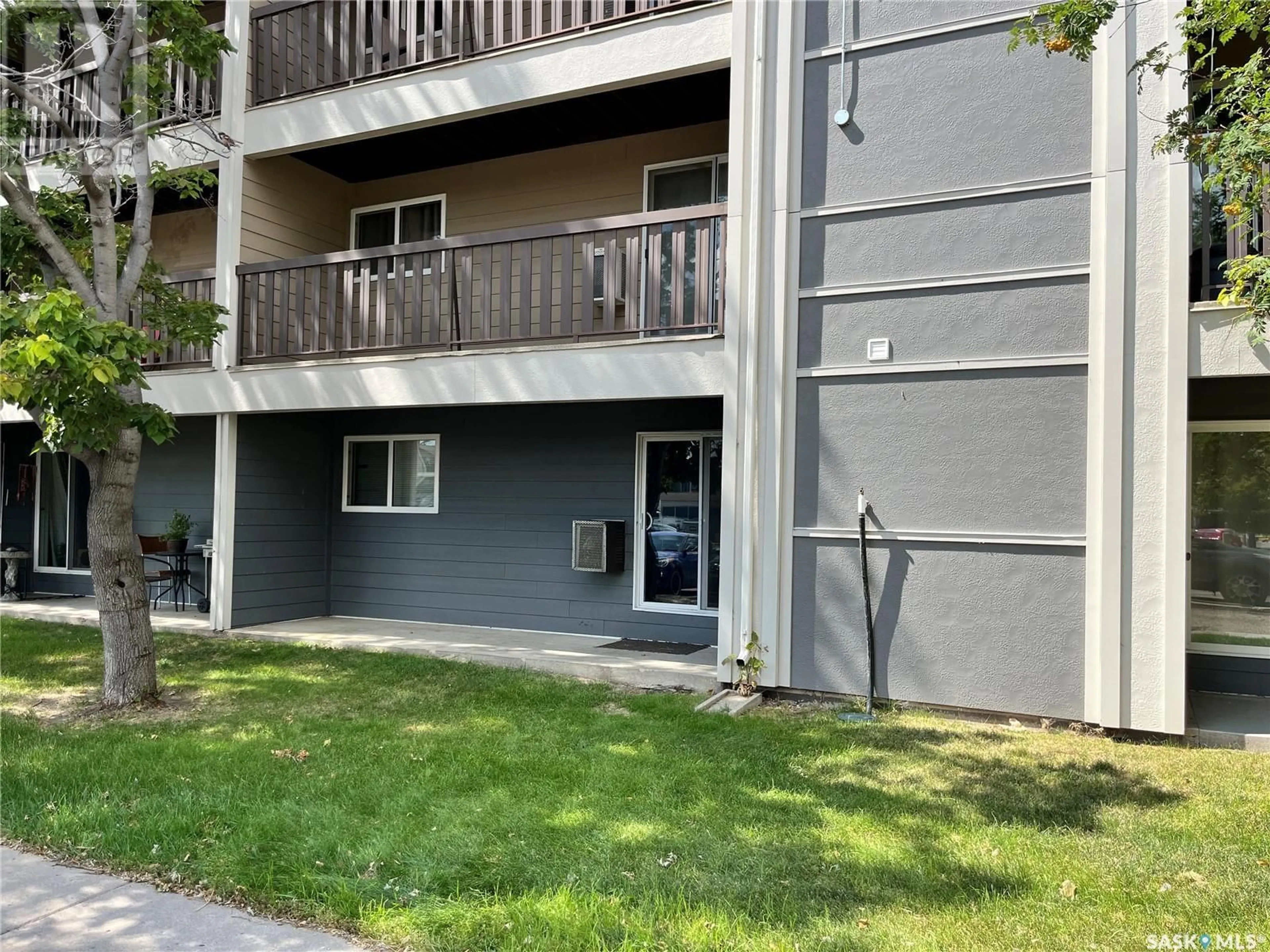 A pic from exterior of the house or condo for 1012 425 115th STREET E, Saskatoon Saskatchewan S7N2E5