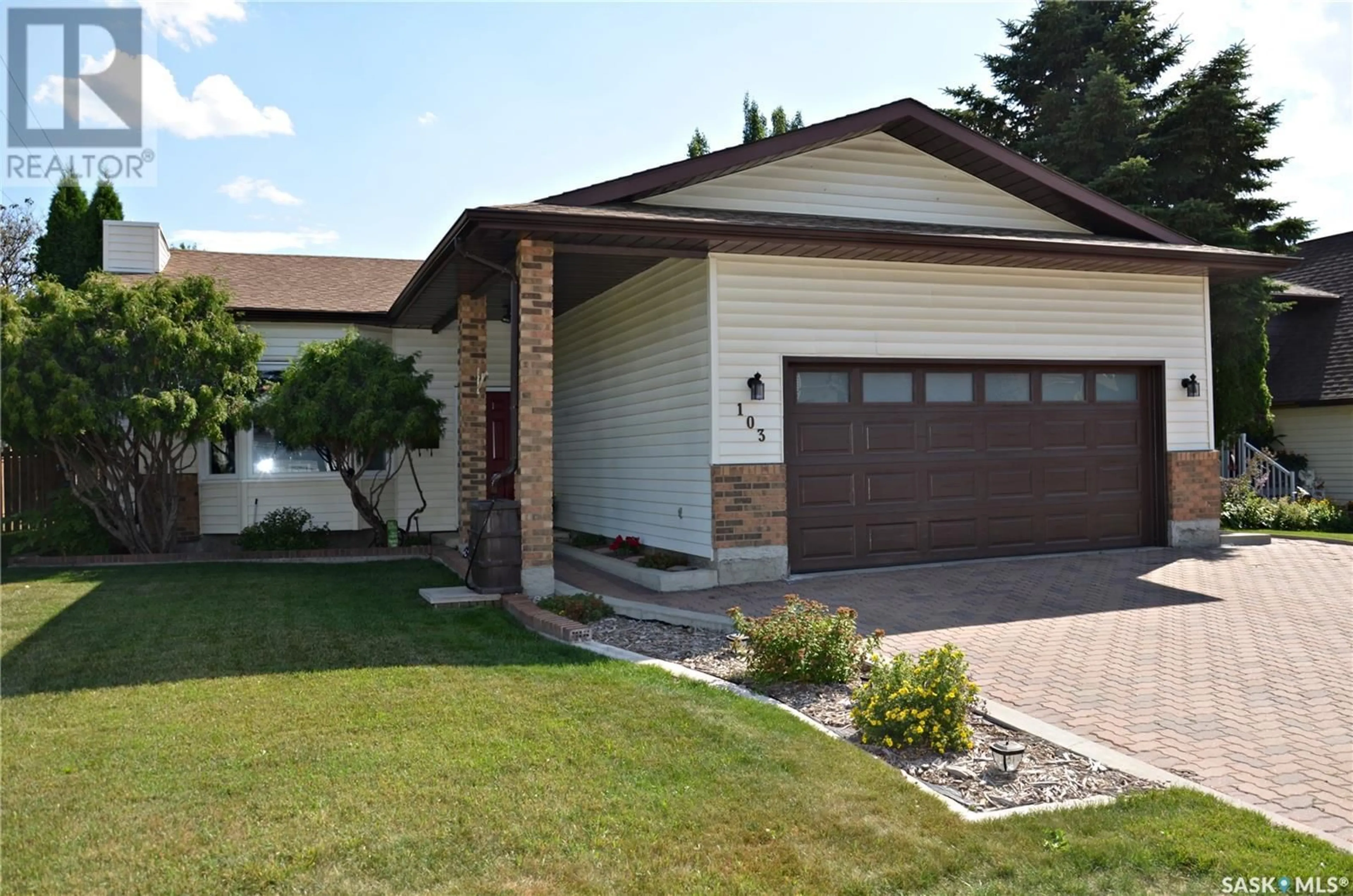 Home with vinyl exterior material for 103 BENTHAM CRESCENT, Saskatoon Saskatchewan S7N3V2