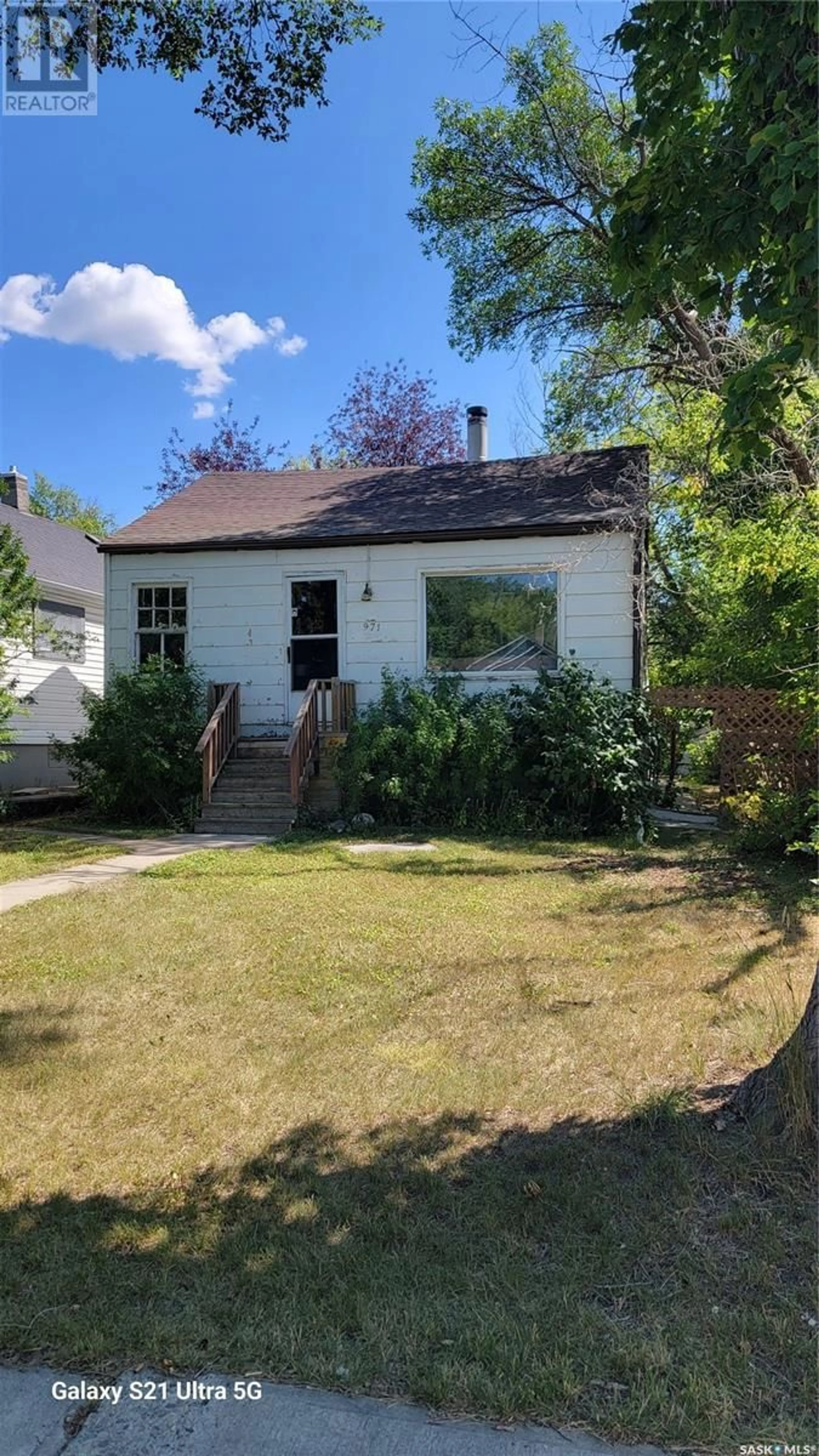 Frontside or backside of a home for 971 Retallack STREET, Regina Saskatchewan S4T2H2