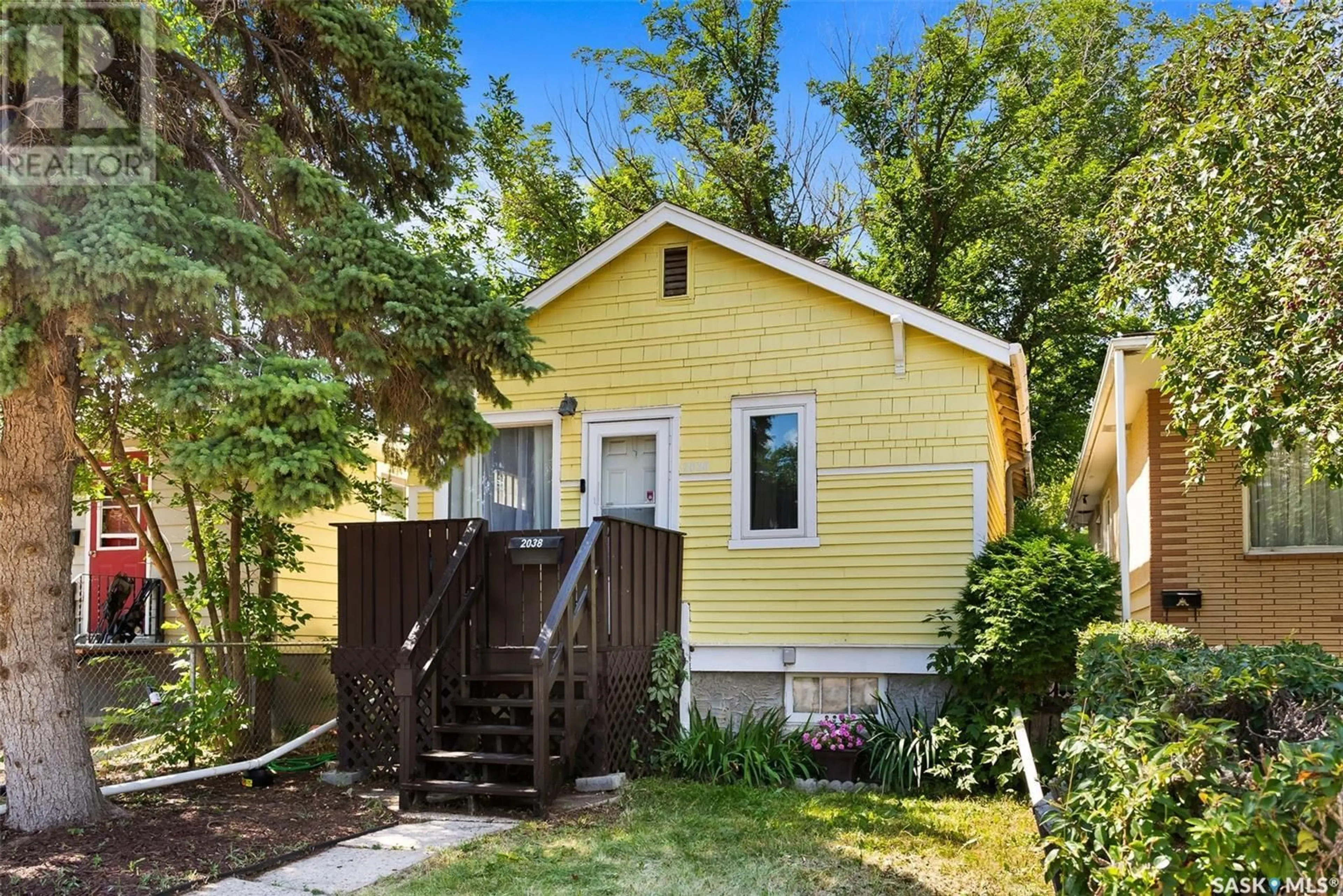 Cottage for 2038 Atkinson STREET, Regina Saskatchewan S4N3W7