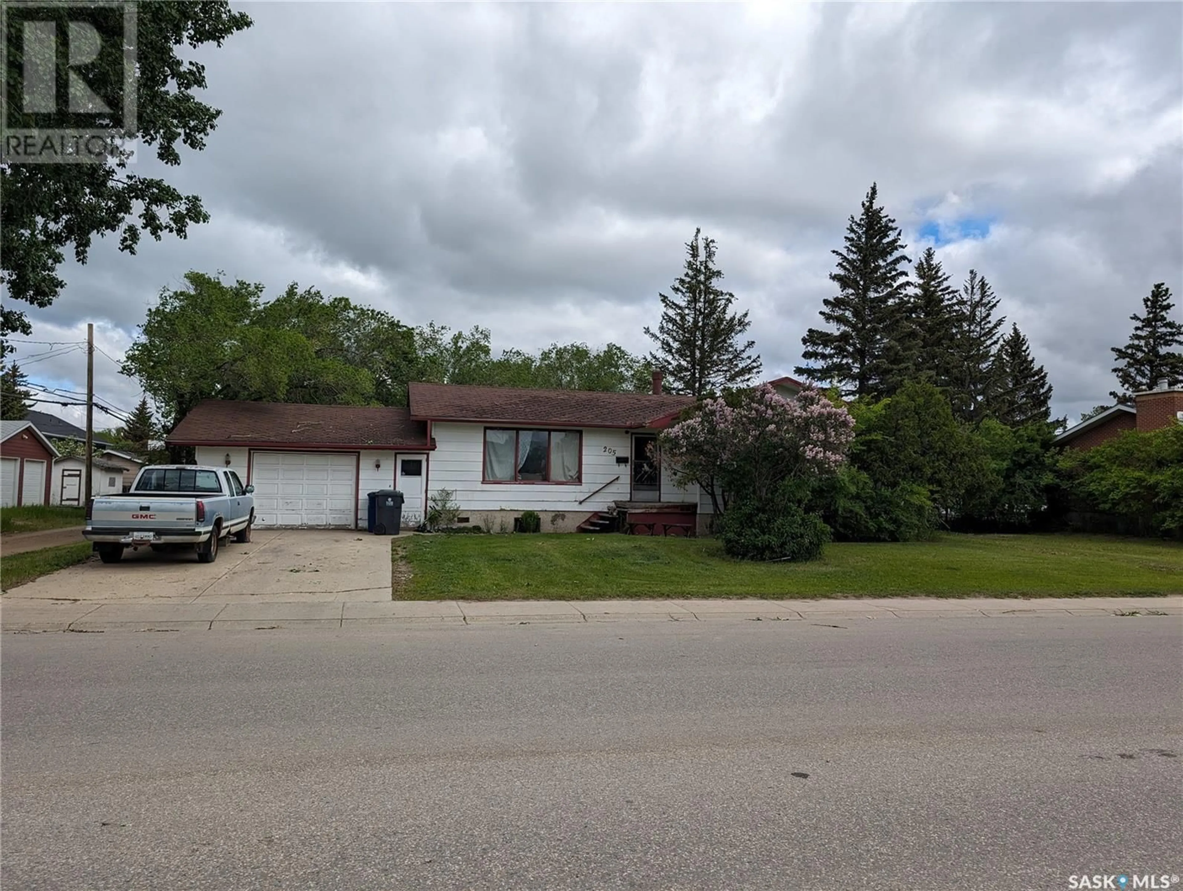 Frontside or backside of a home for 205 4th STREET S, Martensville Saskatchewan S0K2T0