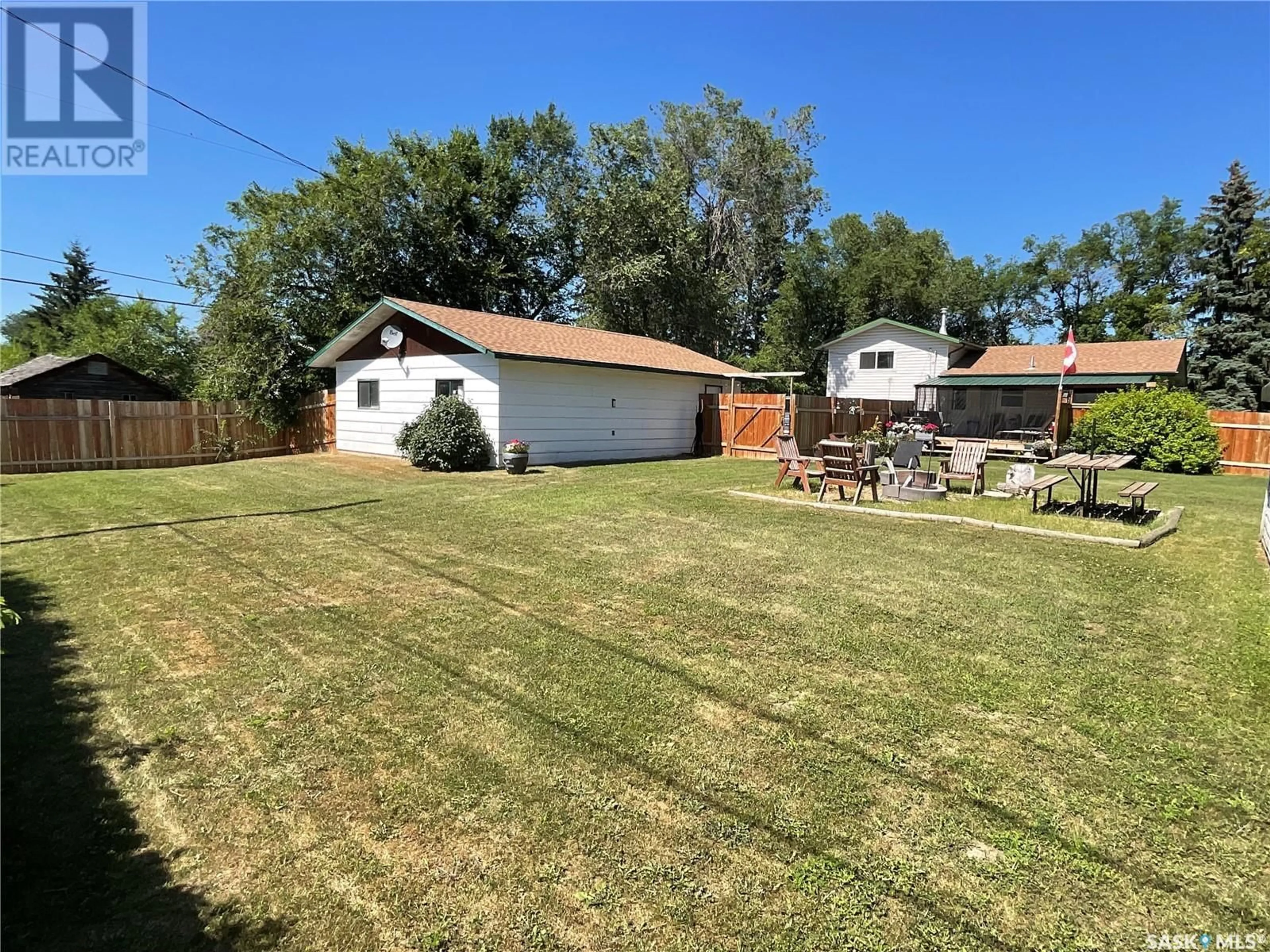 Frontside or backside of a home for 308 1st STREET S, Waldheim Saskatchewan S0K4R0