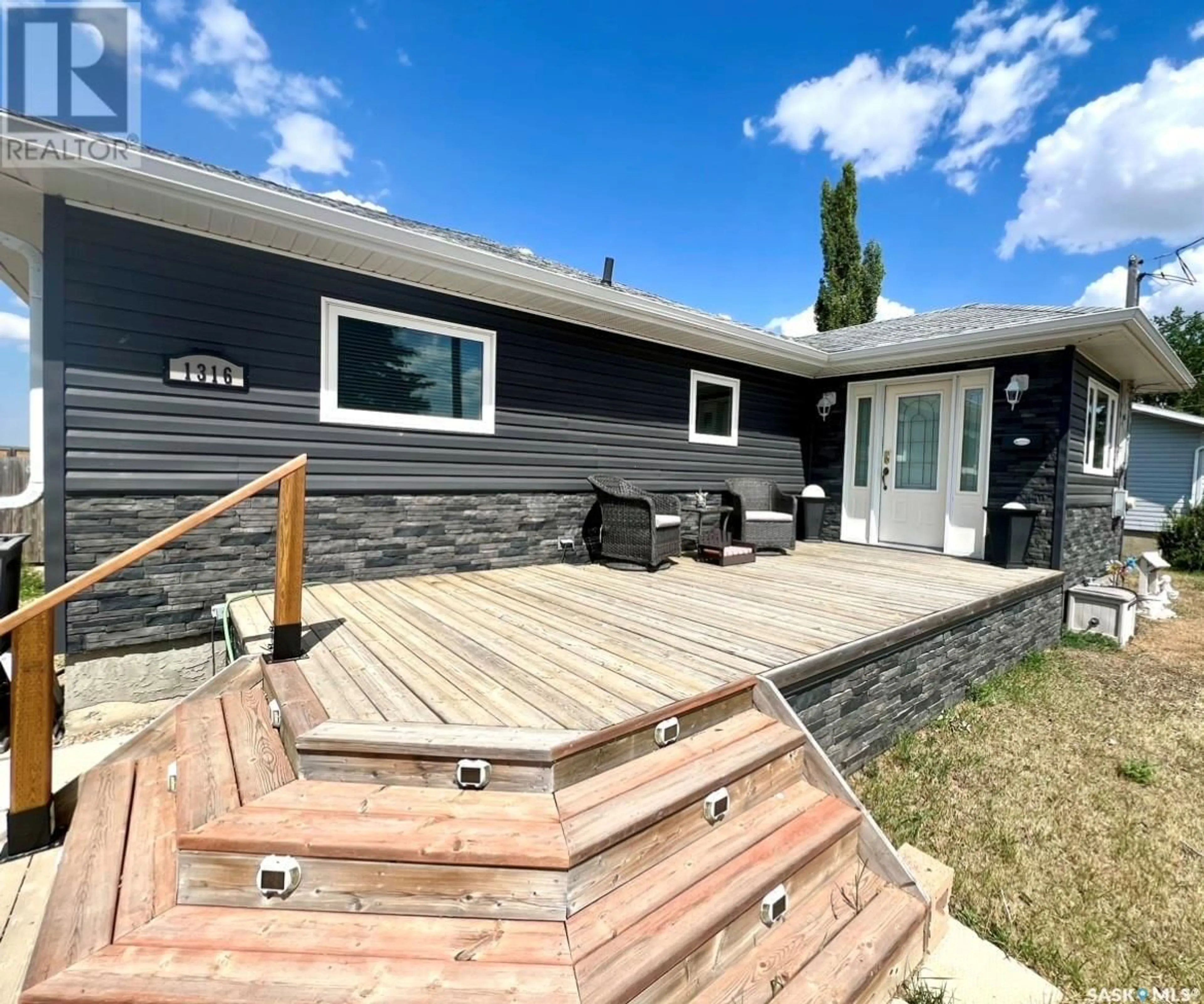 Frontside or backside of a home for 1316 Herbert AVENUE, Herbert Saskatchewan S0N2A0