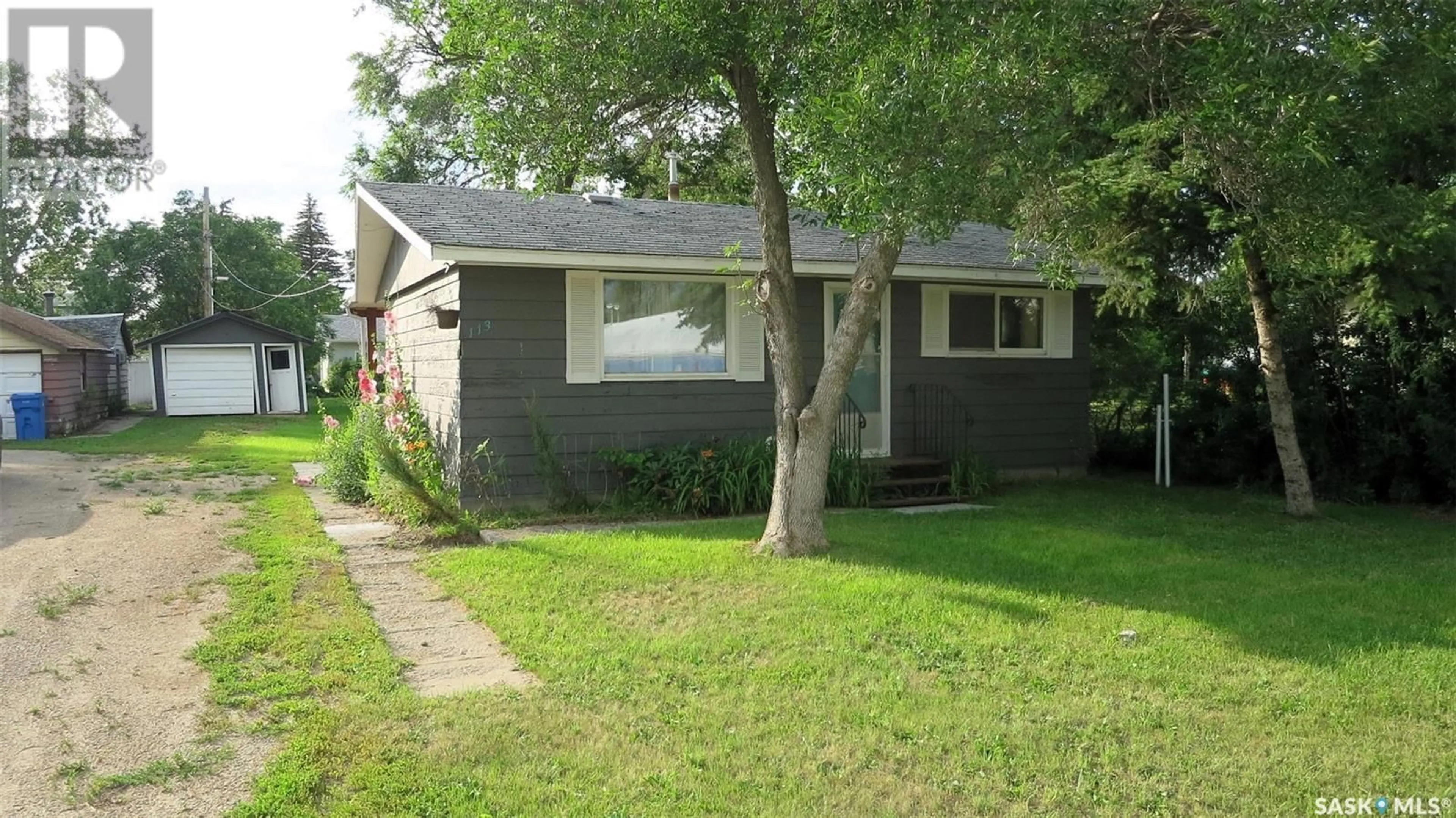 Cottage for 113 Haslem STREET, Midale Saskatchewan S0C1S0