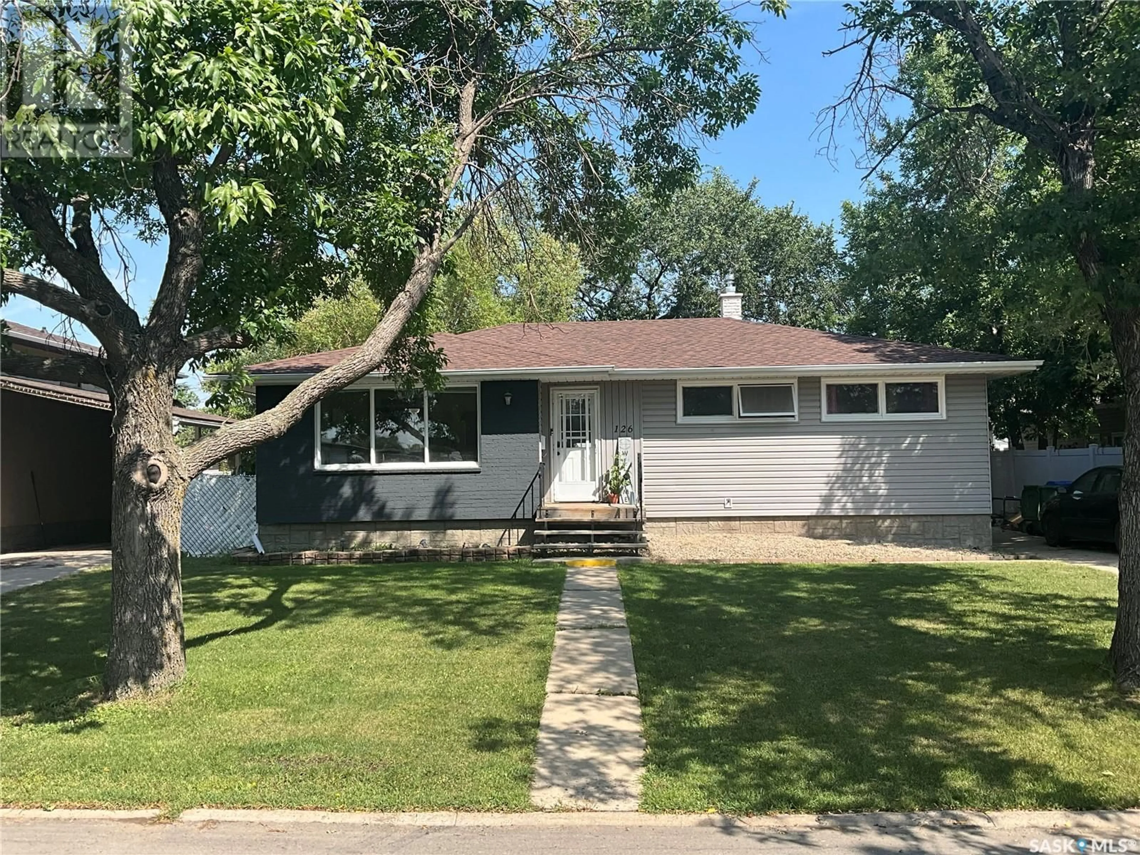 Frontside or backside of a home for 126 Bothwell CRESCENT, Regina Saskatchewan S4R6E7