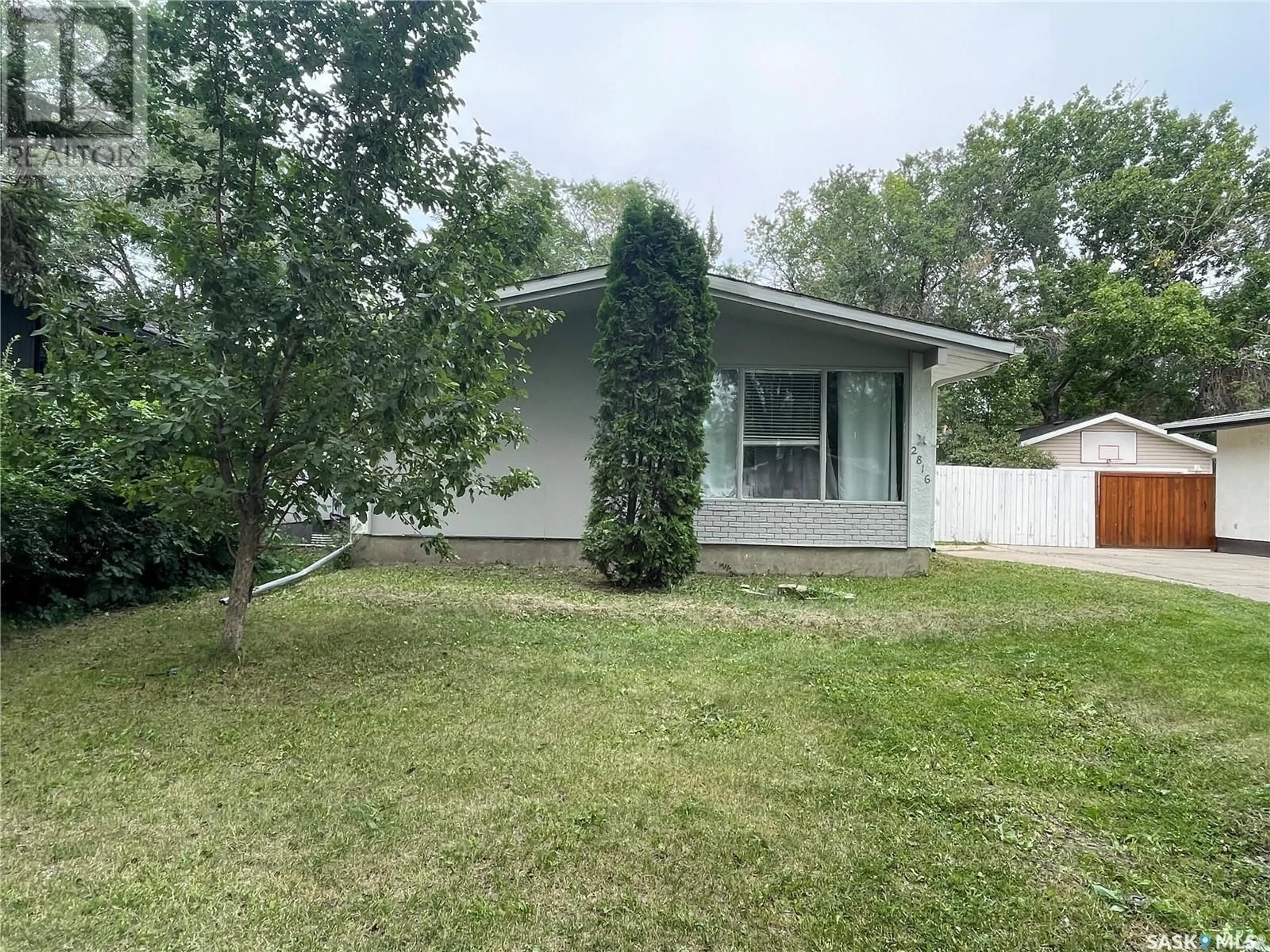 Frontside or backside of a home for 2816 Grant ROAD, Regina Saskatchewan S4S5G2