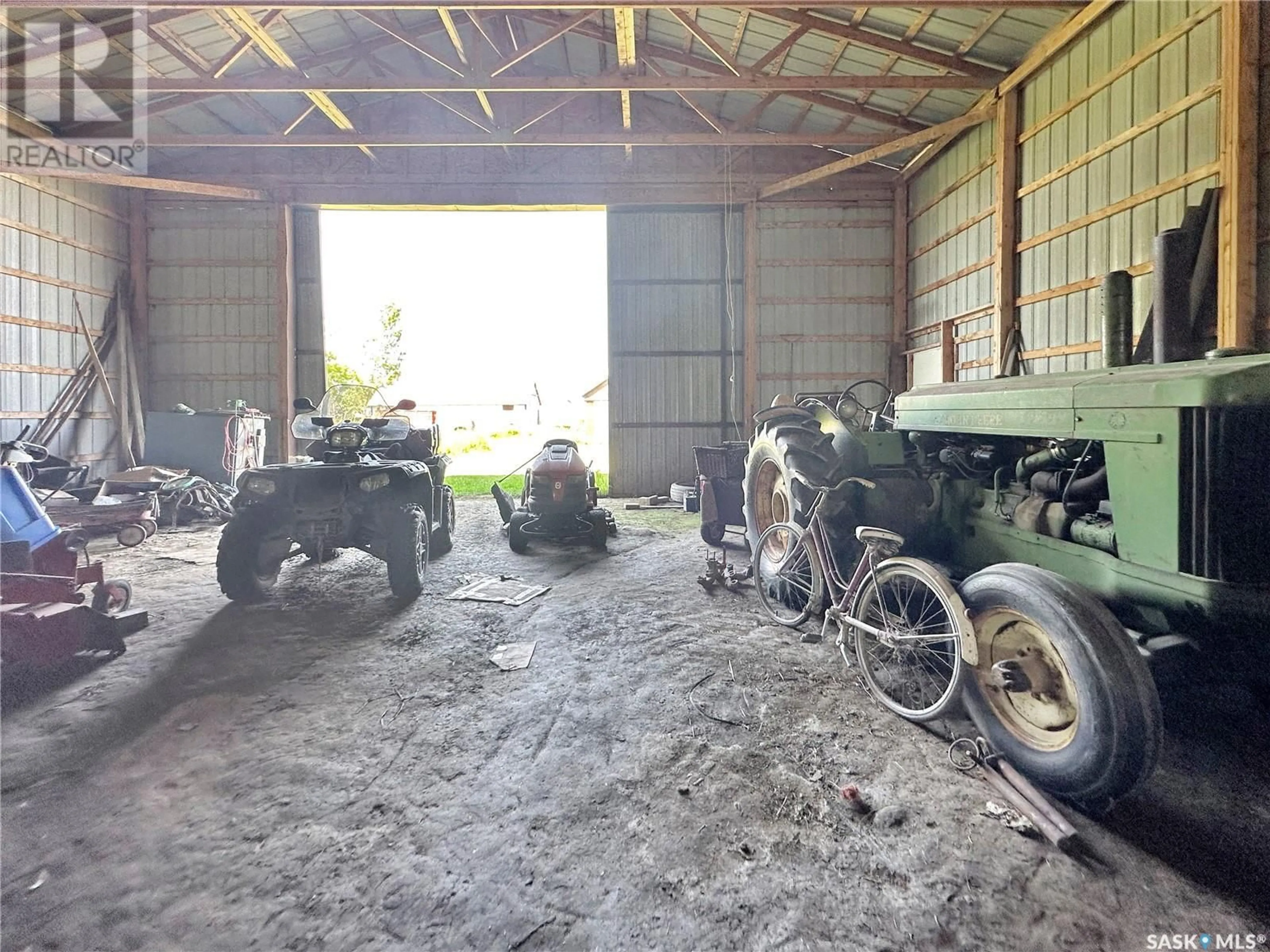 Indoor garage, cement floor for Lomenda Acreage, Langenburg Rm No. 181 Saskatchewan S0A0M0