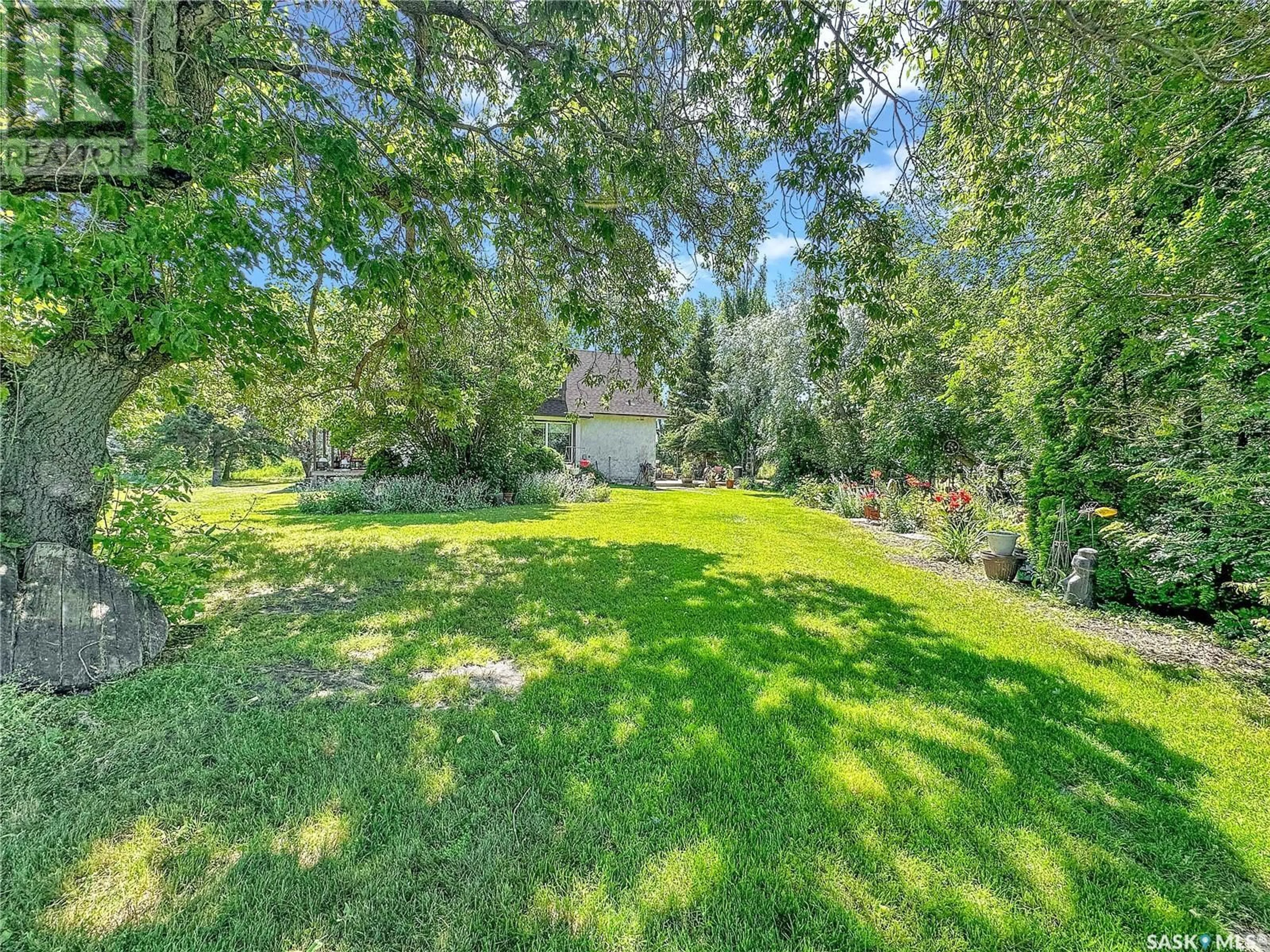 Patio, the fenced backyard for Lomenda Acreage, Langenburg Rm No. 181 Saskatchewan S0A0M0