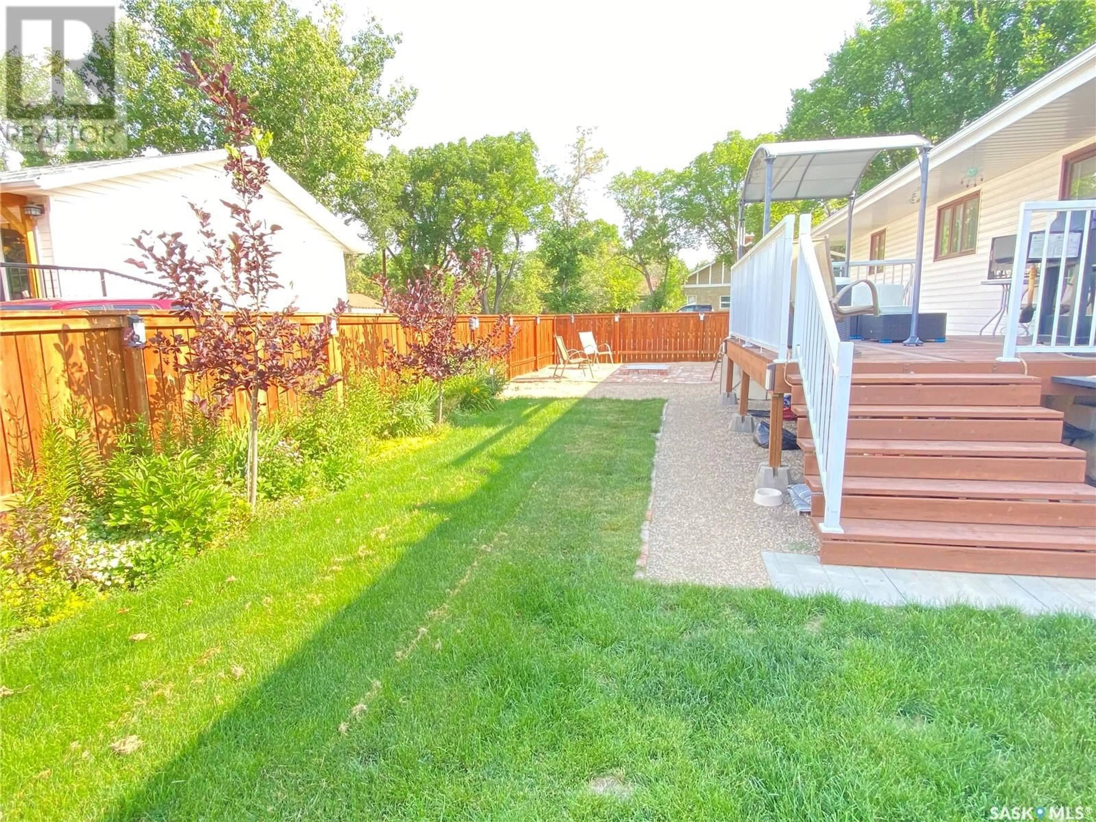 Patio, street for 301 ASPEN STREET, Maple Creek Saskatchewan S0N1N0