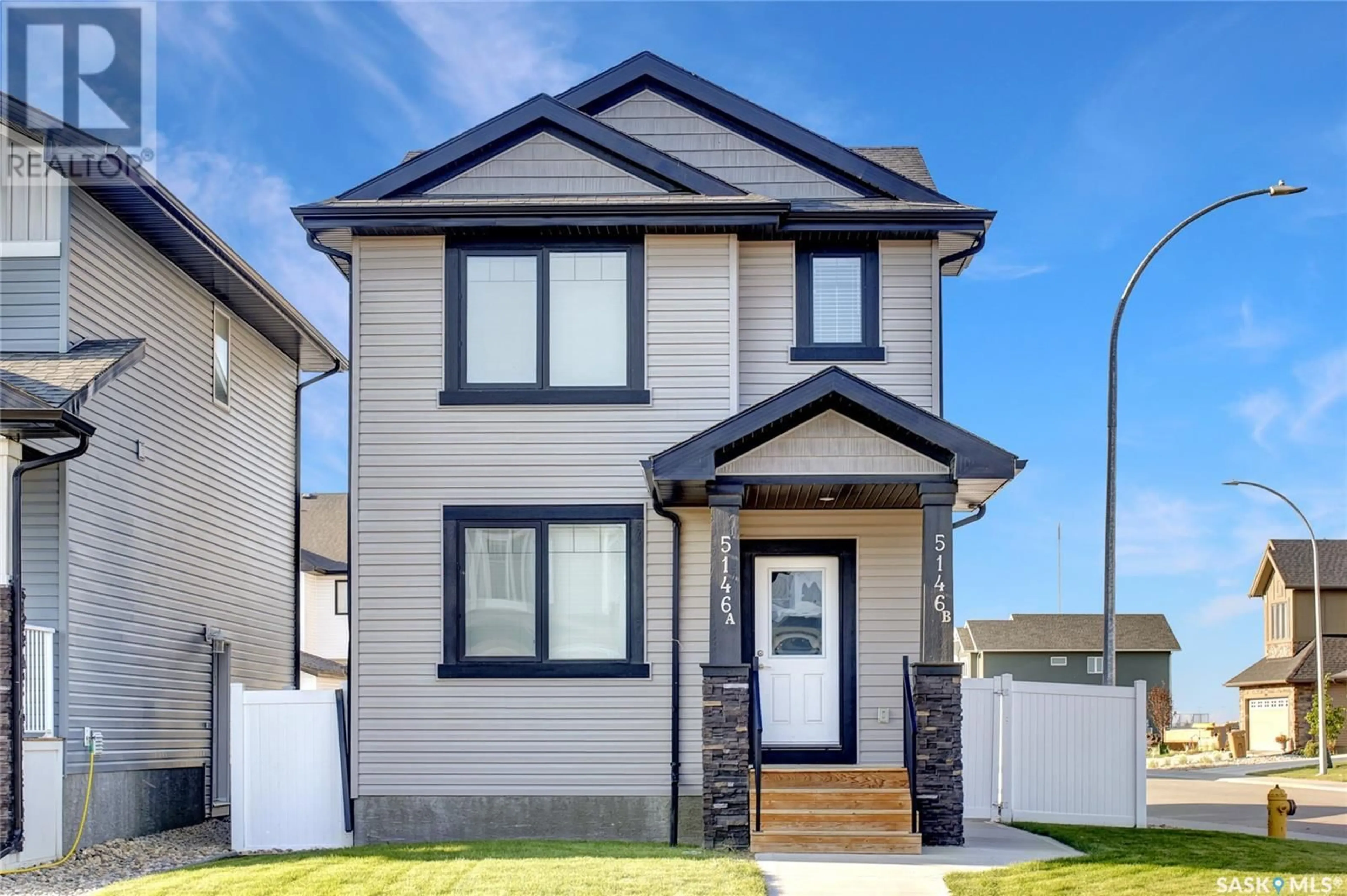 Home with vinyl exterior material for 5146 E Kaufman AVENUE, Regina Saskatchewan S4V3W4