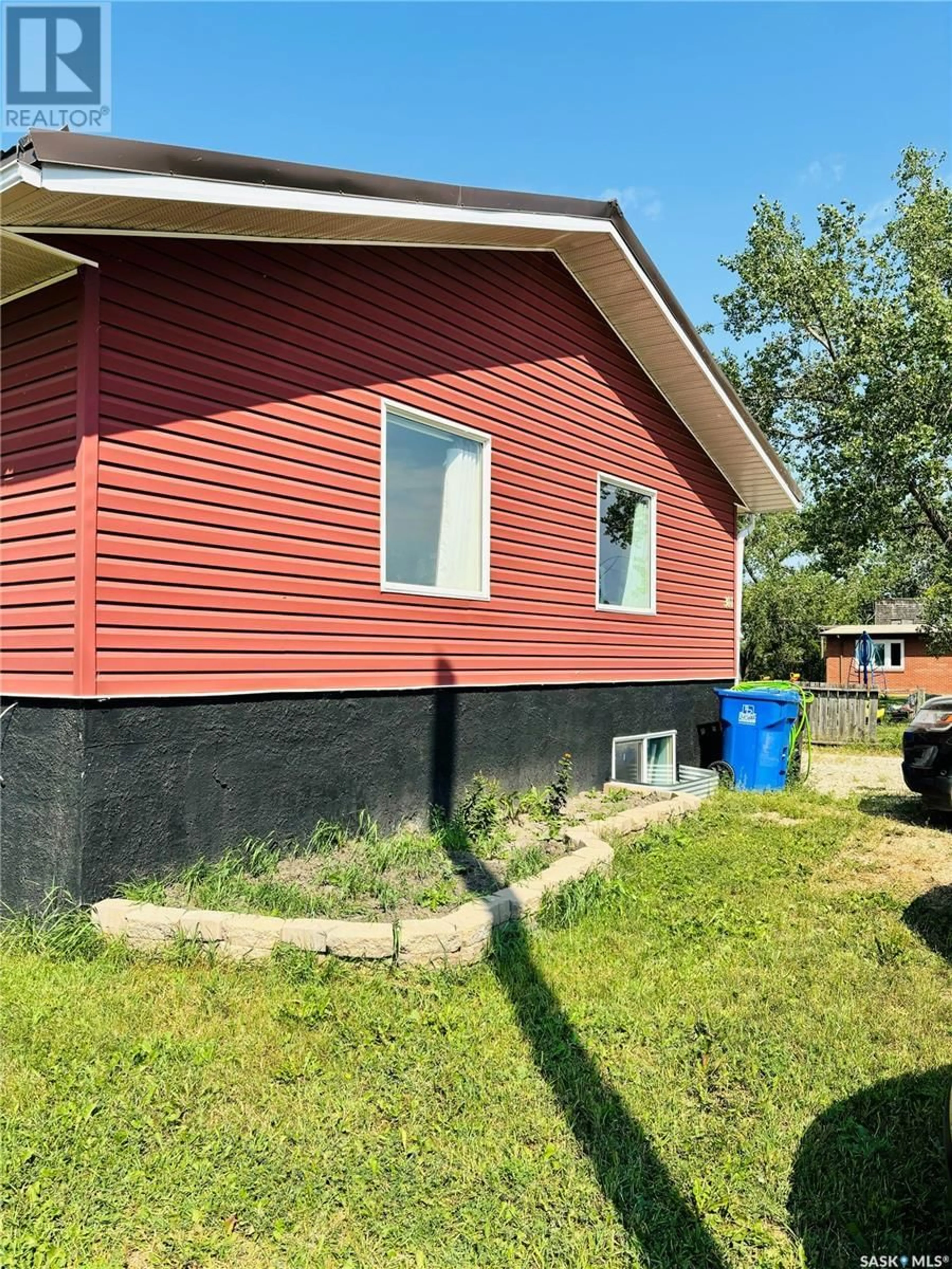 Frontside or backside of a home, cottage for 301 3rd STREET, Frobisher Saskatchewan S0C0Y0