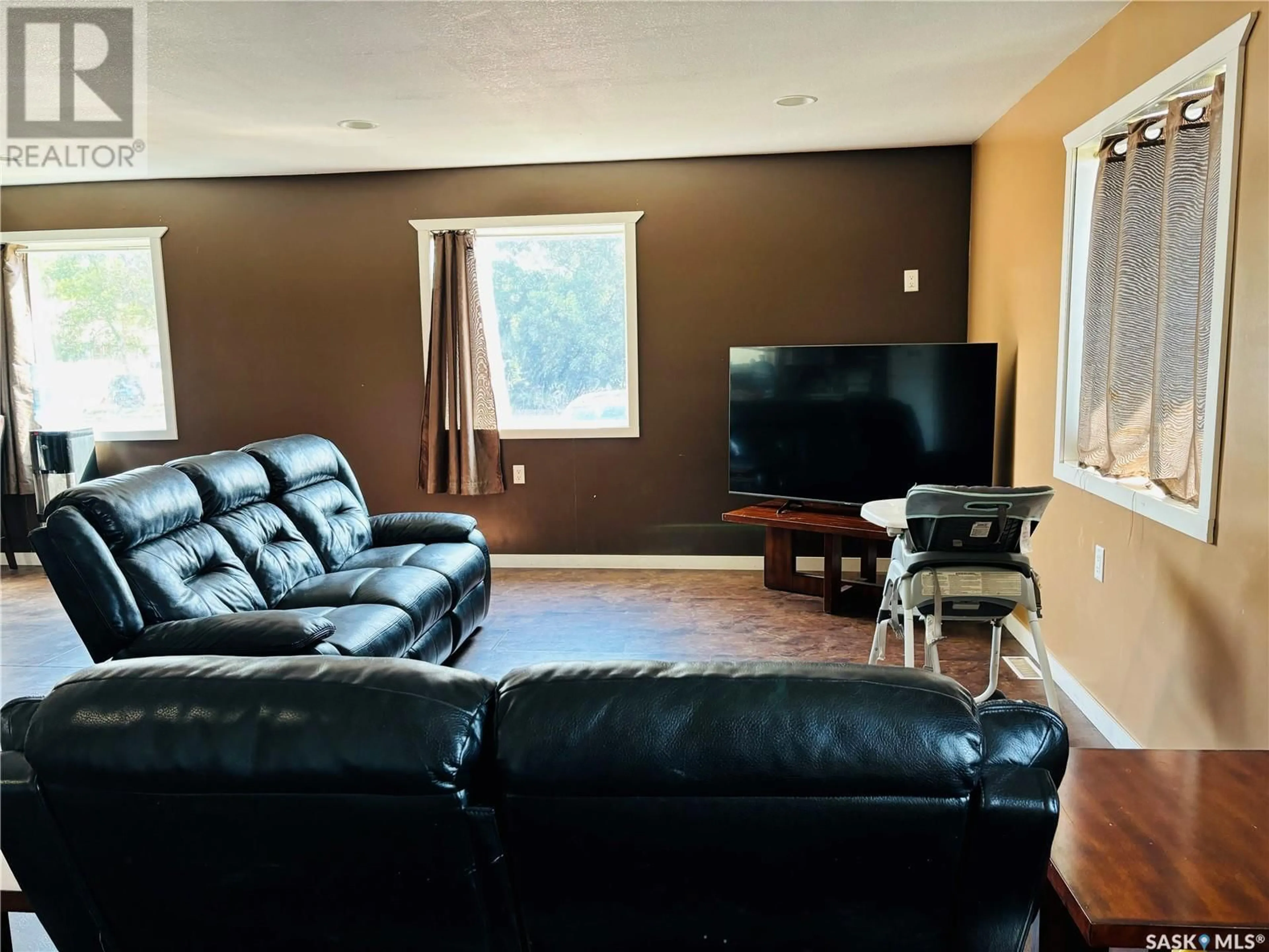 Living room, wood floors for 301 3rd STREET, Frobisher Saskatchewan S0C0Y0